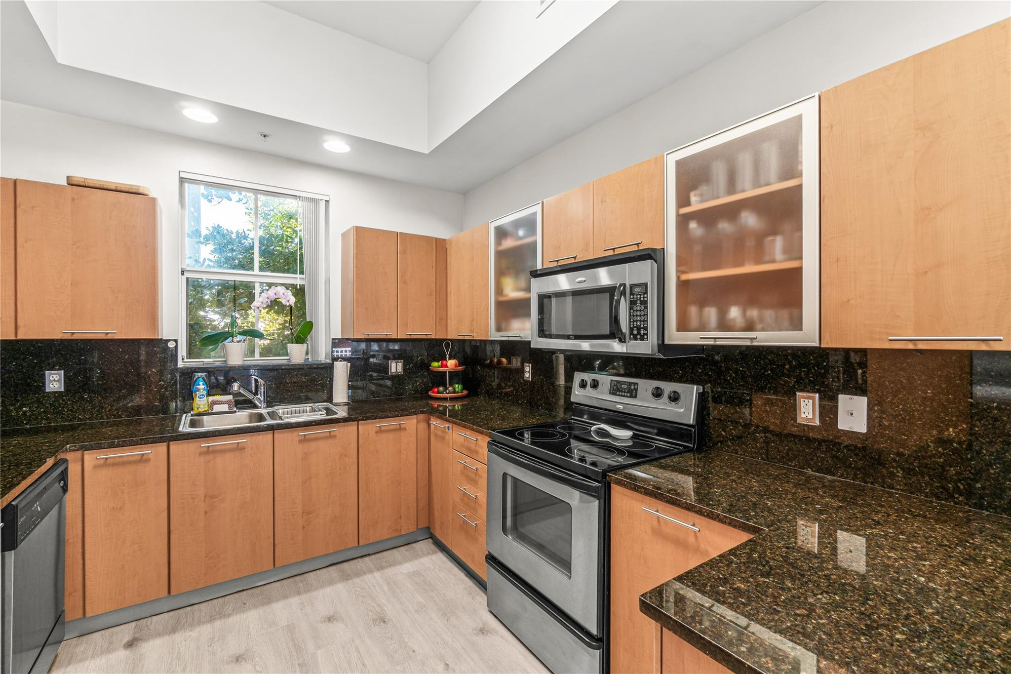 2381 Vintage Lighthouse Point, FL 33064