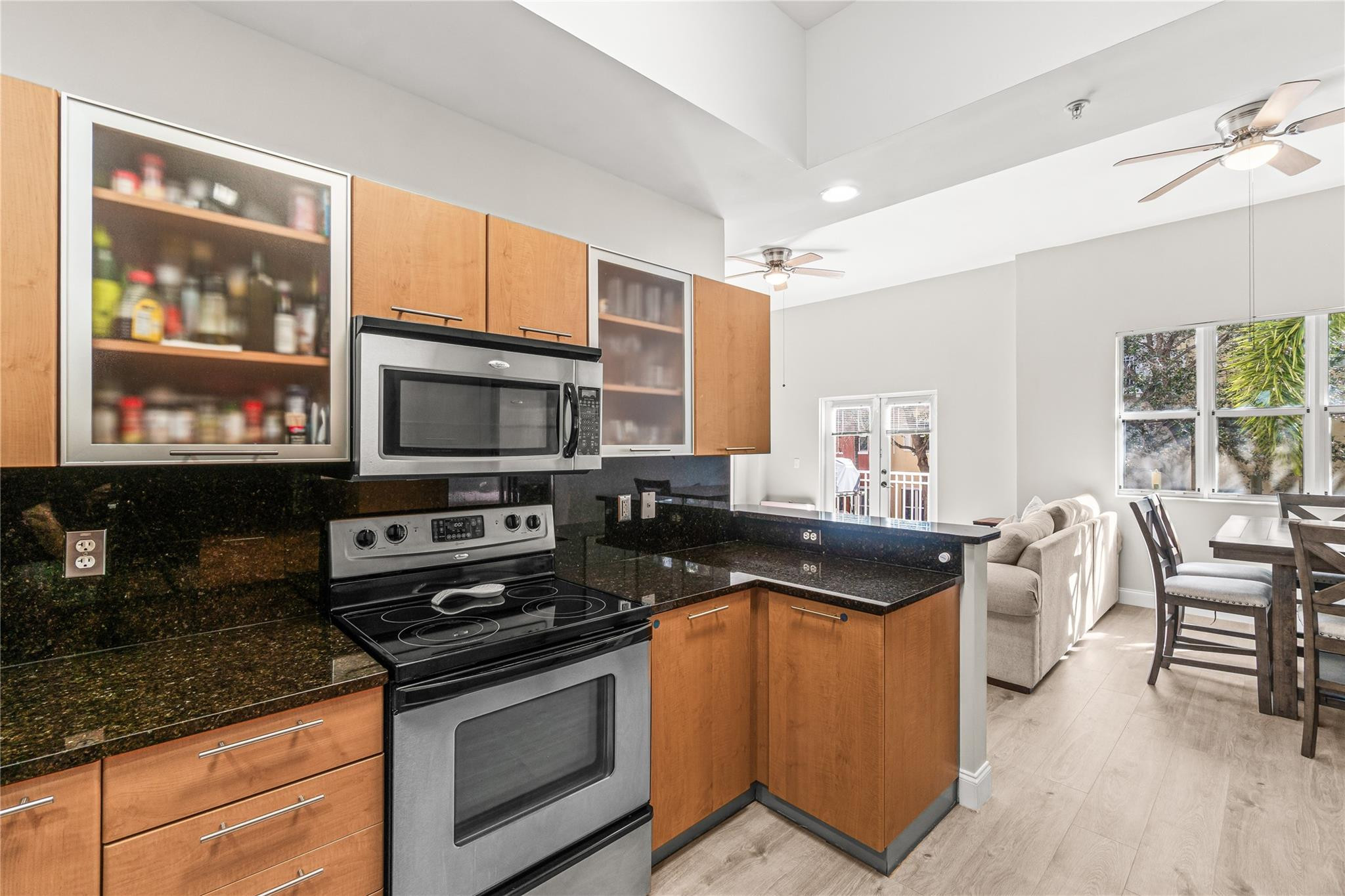 2381 Vintage Lighthouse Point, FL 33064