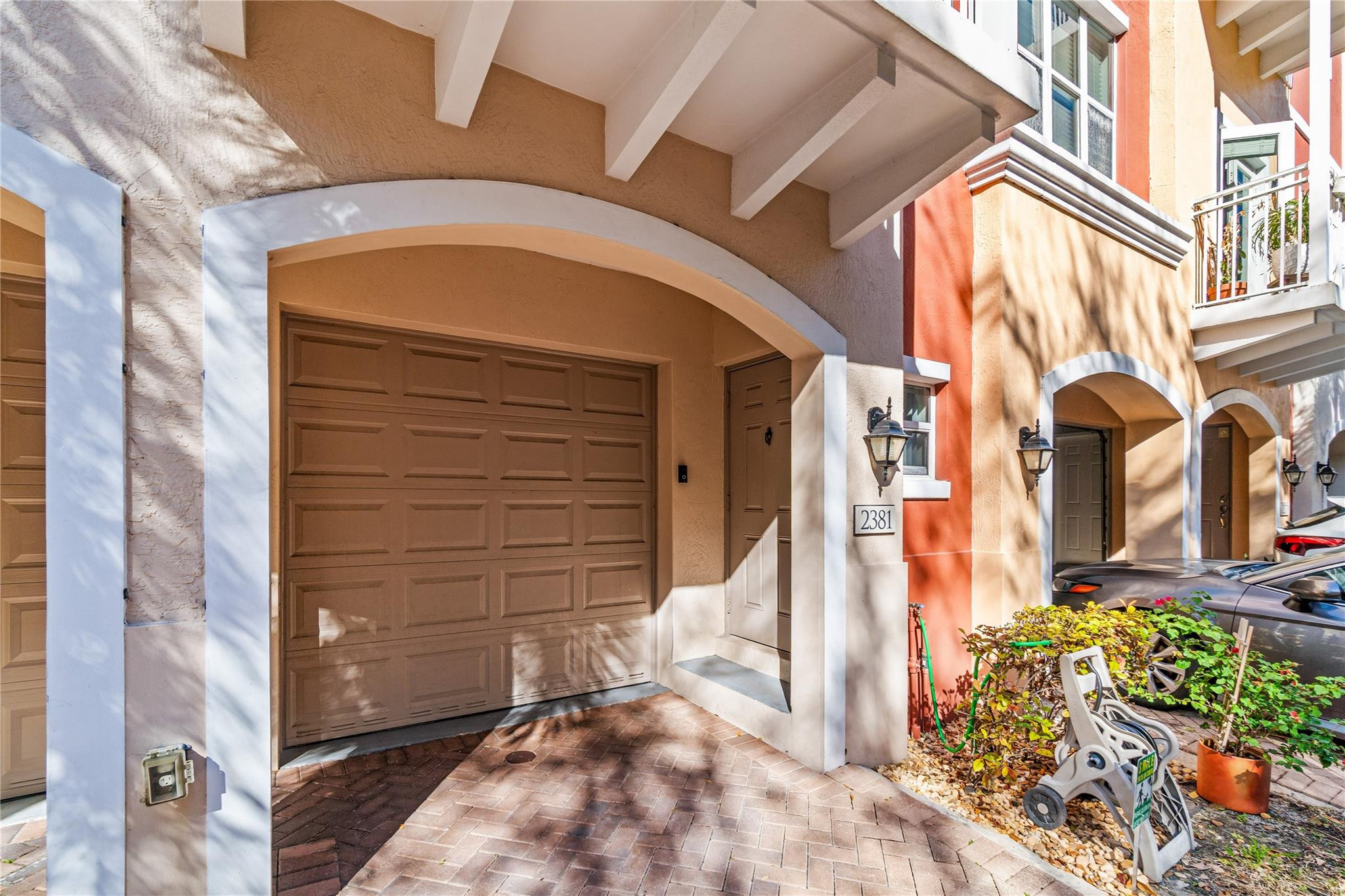 2381 Vintage Lighthouse Point, FL 33064