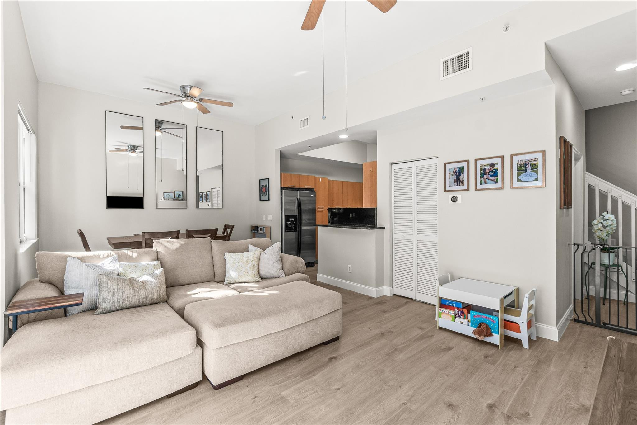 2381 Vintage Lighthouse Point, FL 33064