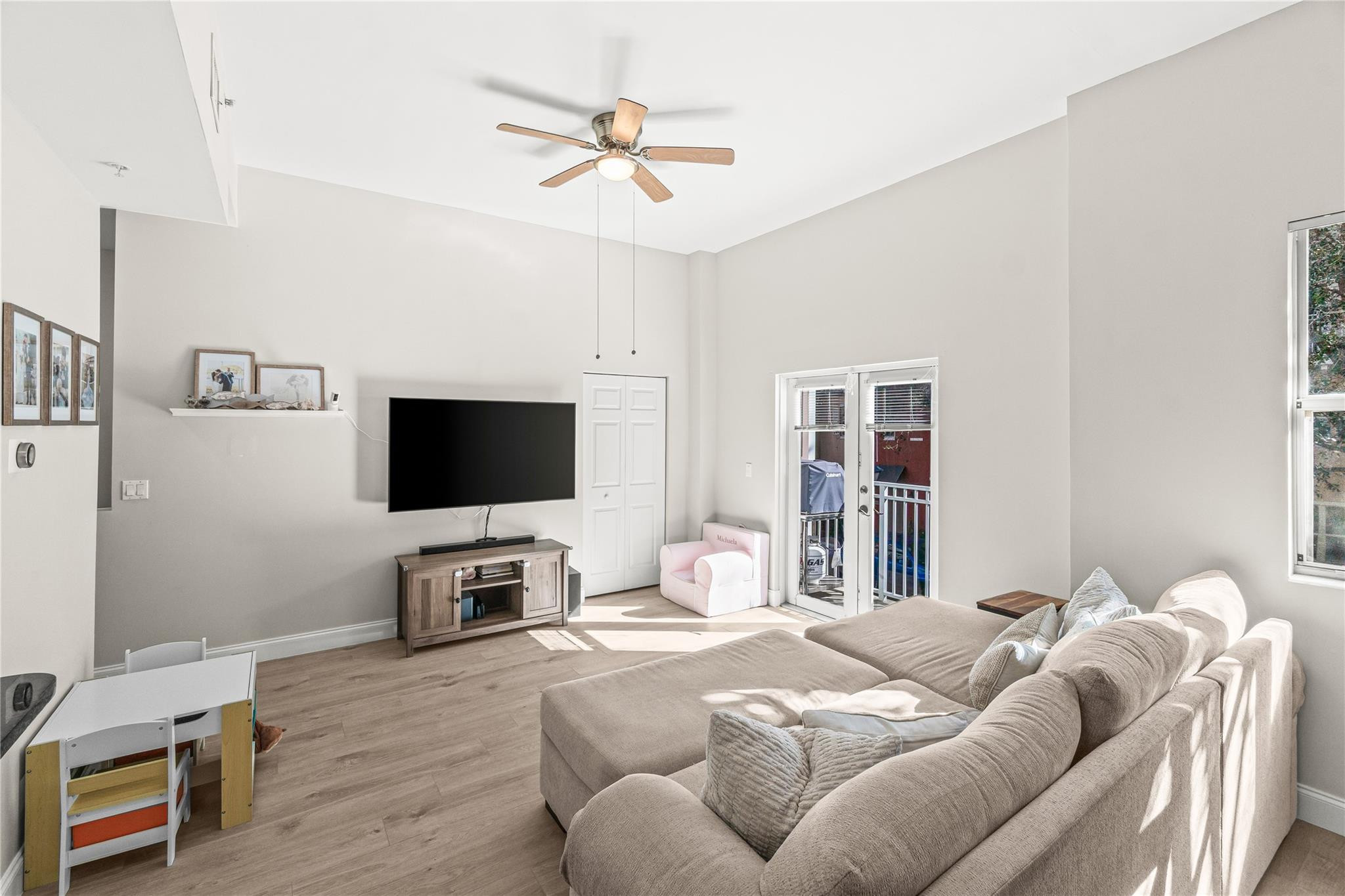 2381 Vintage Lighthouse Point, FL 33064