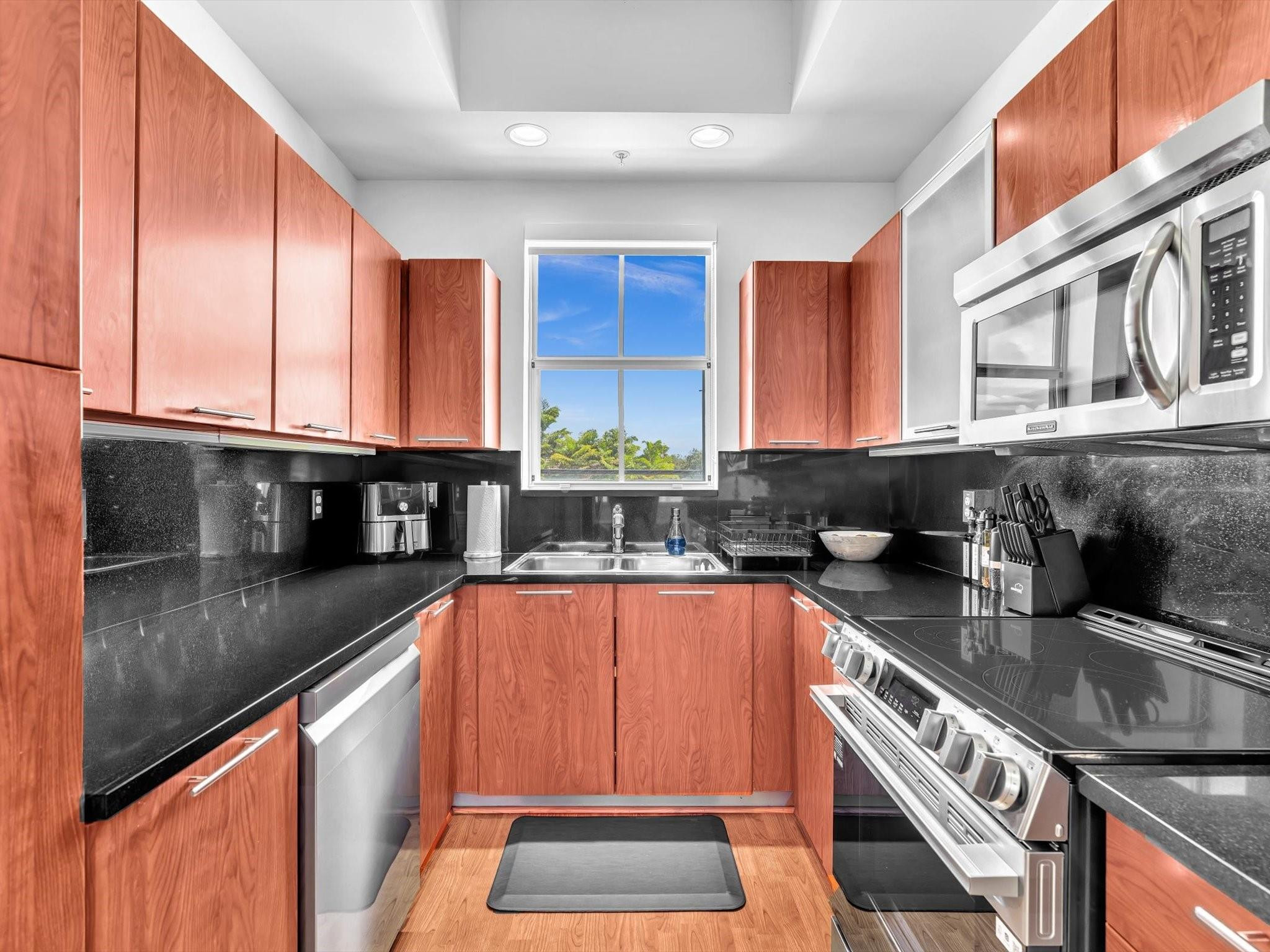 2329 Vintage Lighthouse Point, FL 33064