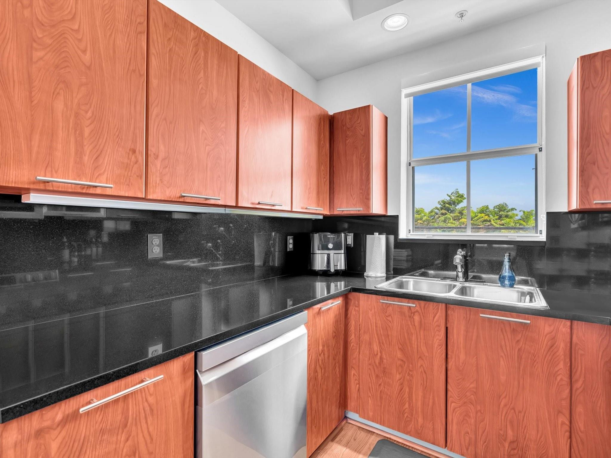 2329 Vintage Lighthouse Point, FL 33064