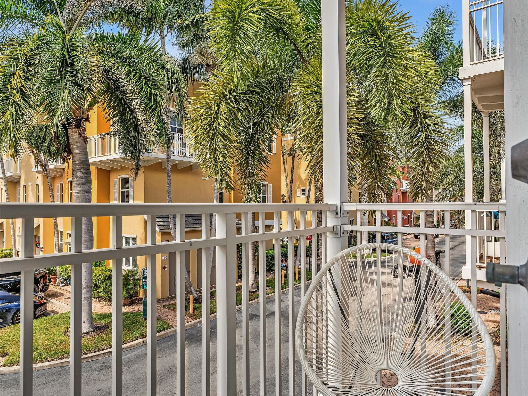 2329 Vintage Lighthouse Point, FL 33064