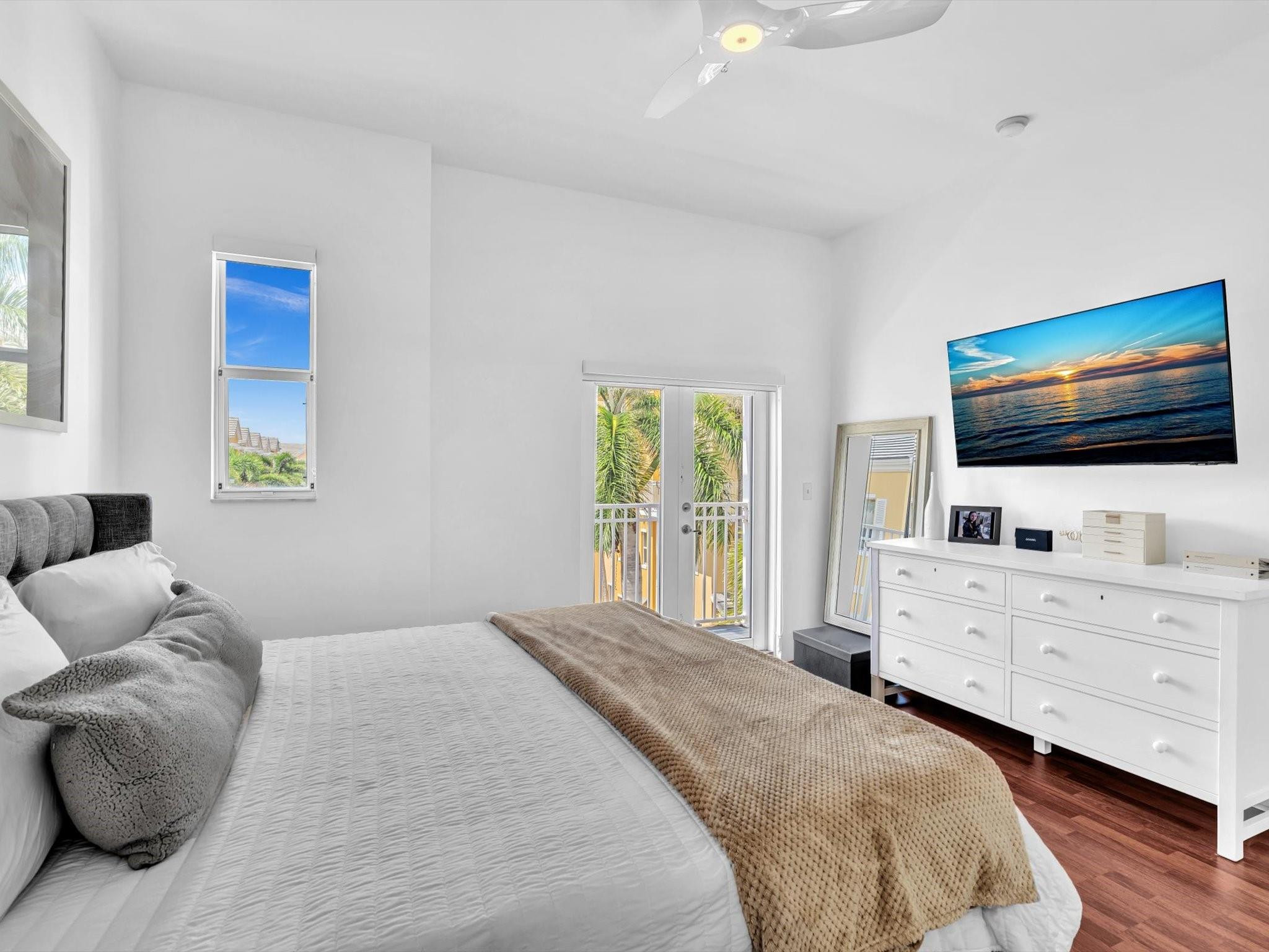 2329 Vintage Lighthouse Point, FL 33064