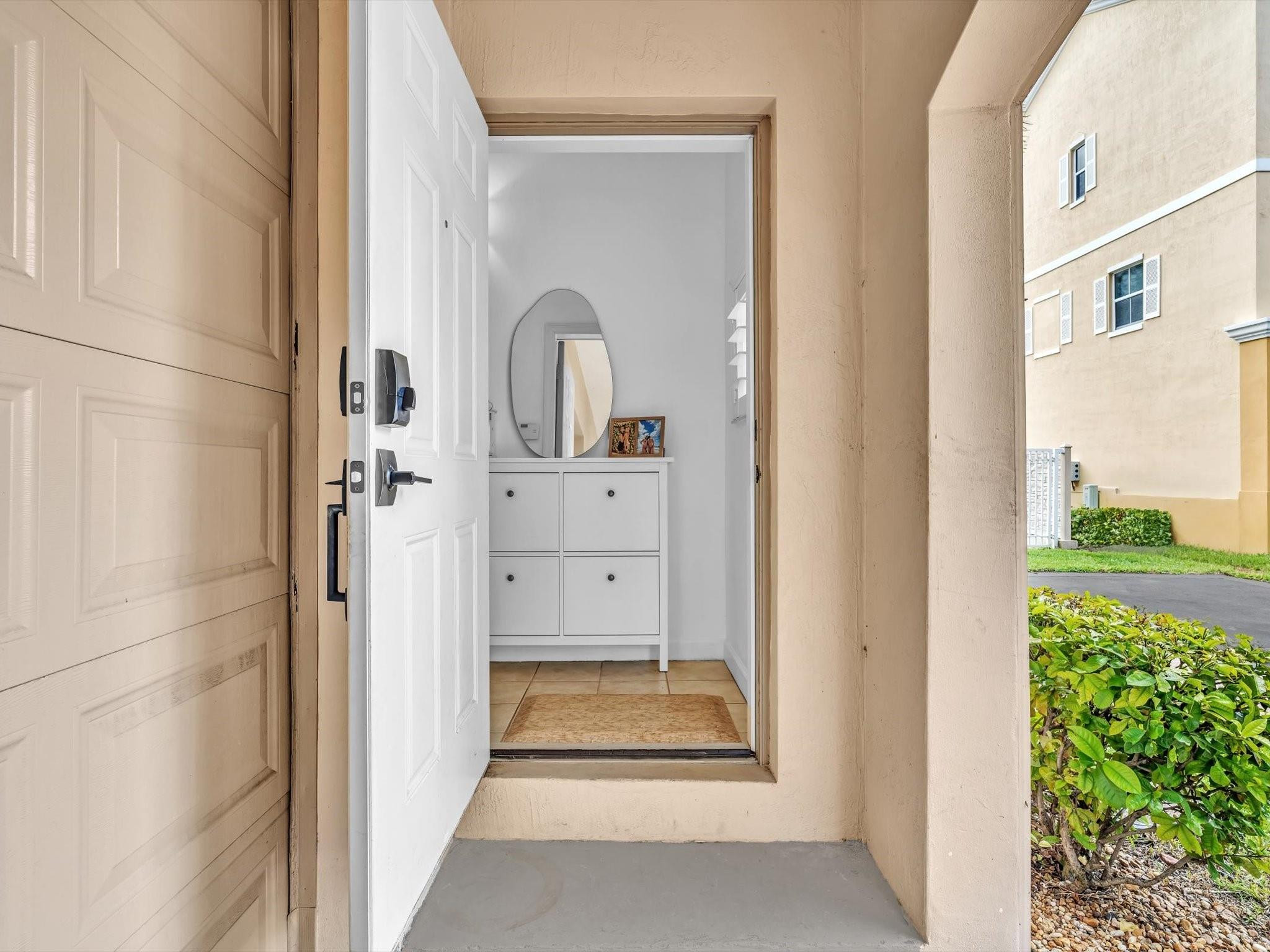 2329 Vintage Lighthouse Point, FL 33064