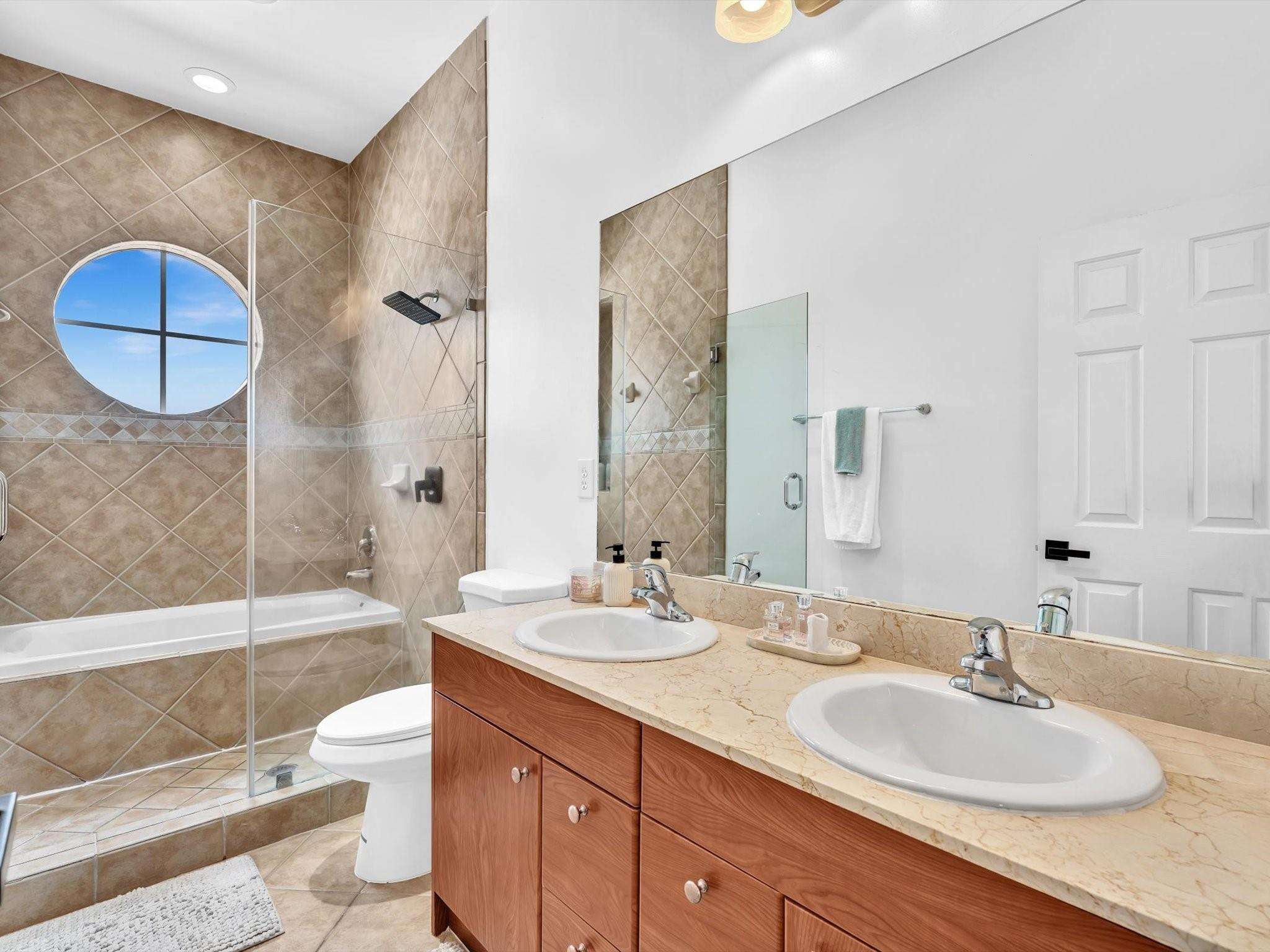 2329 Vintage Lighthouse Point, FL 33064