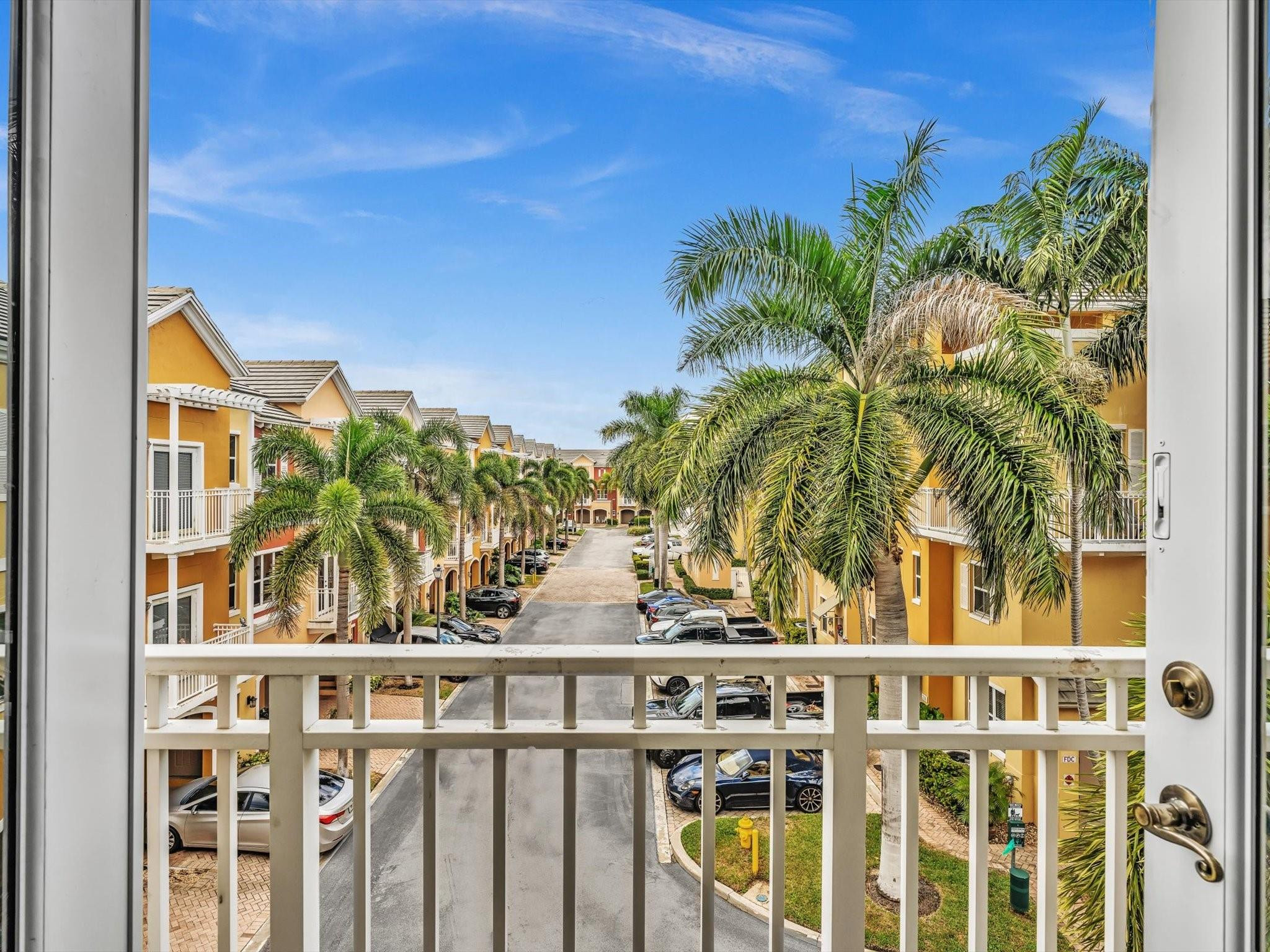 2329 Vintage Lighthouse Point, FL 33064