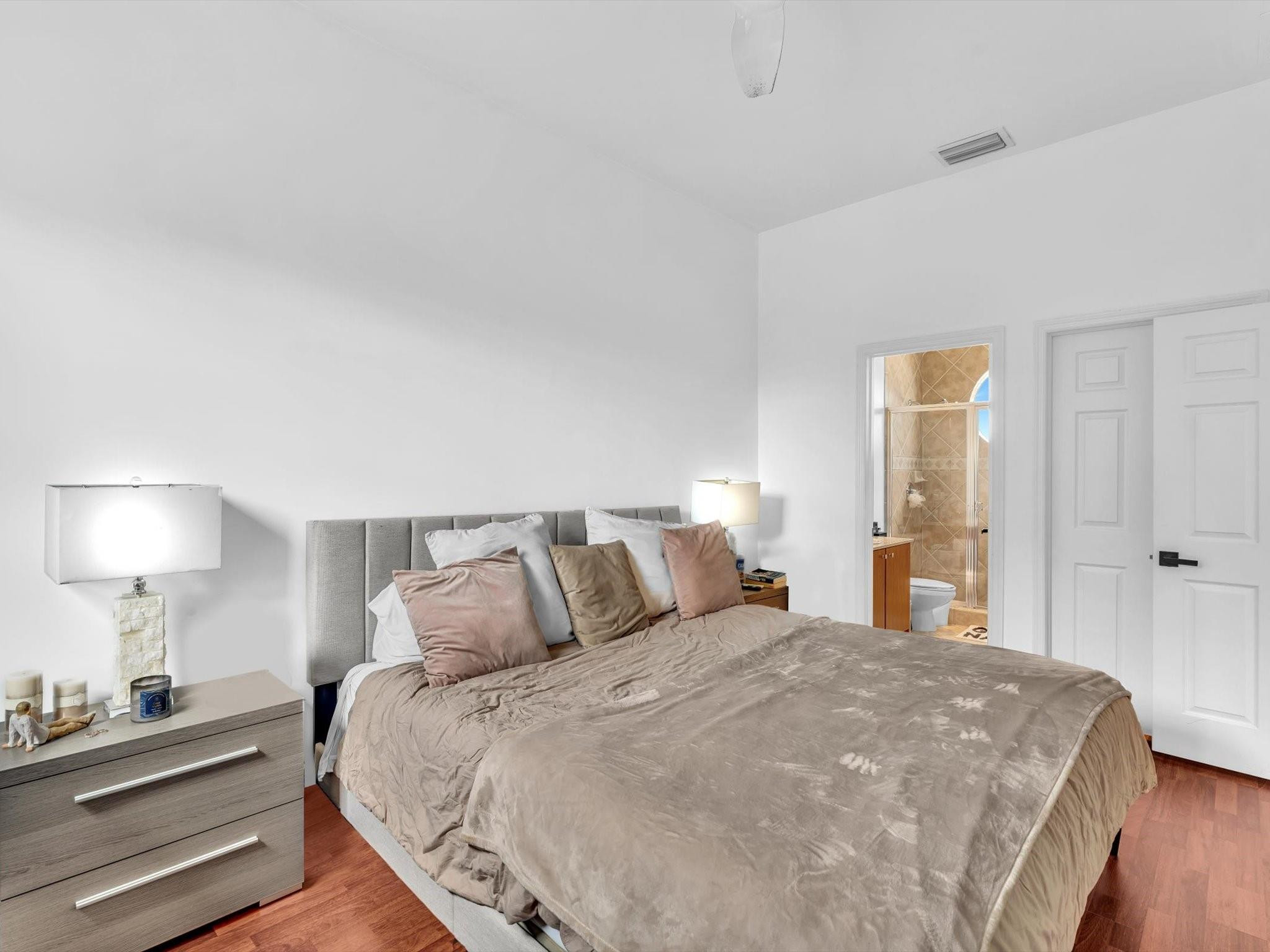 2329 Vintage Lighthouse Point, FL 33064