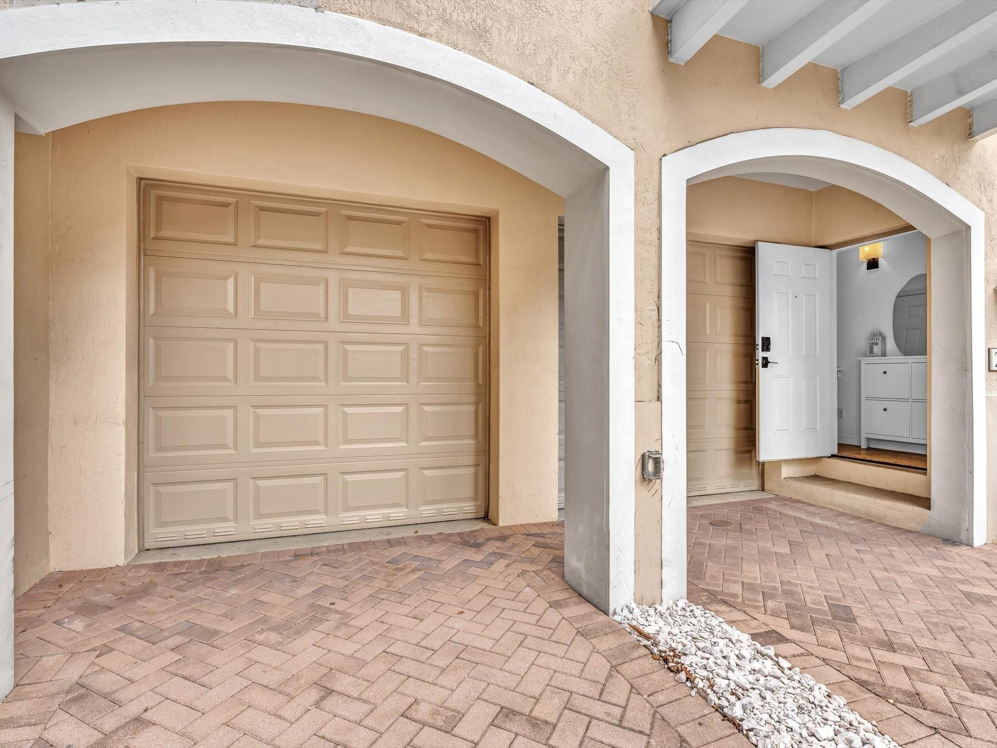 2329 Vintage Lighthouse Point, FL 33064