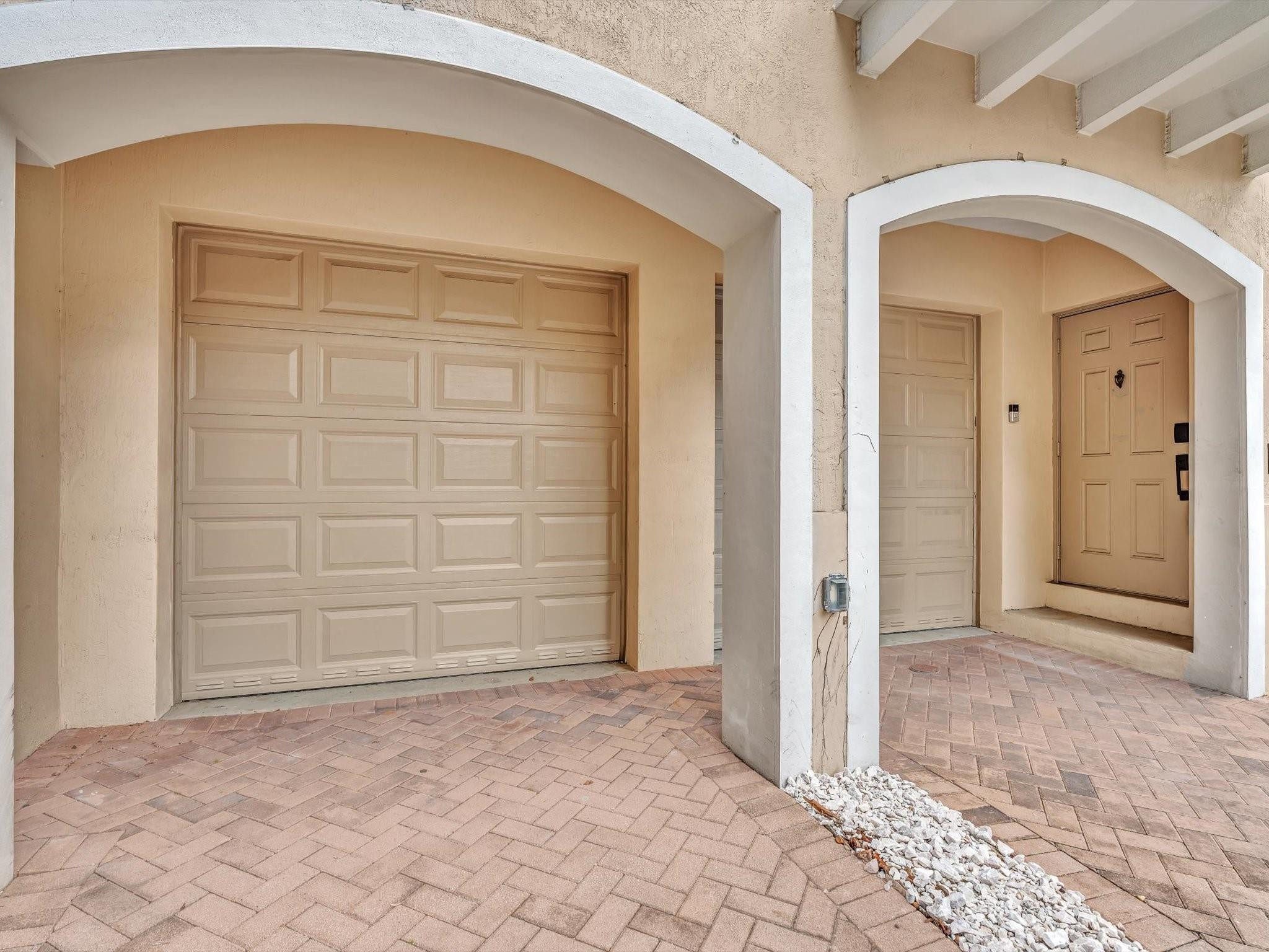 2329 Vintage Lighthouse Point, FL 33064