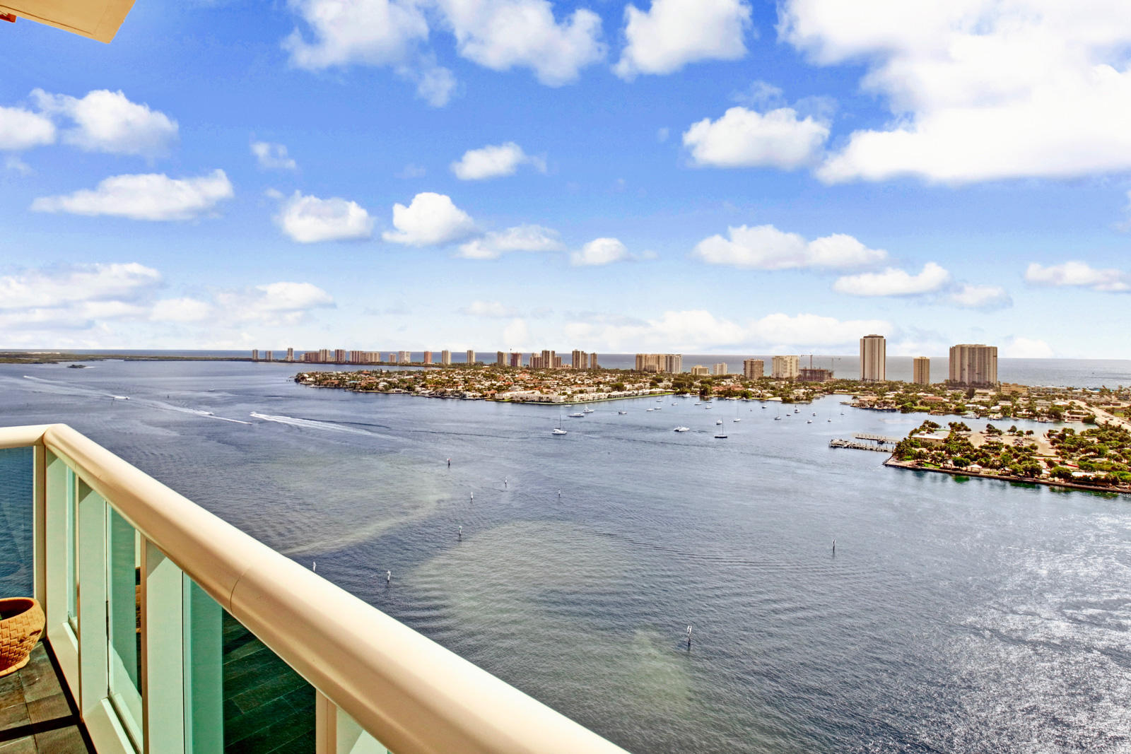 2640 Lake Shore Dr #2609