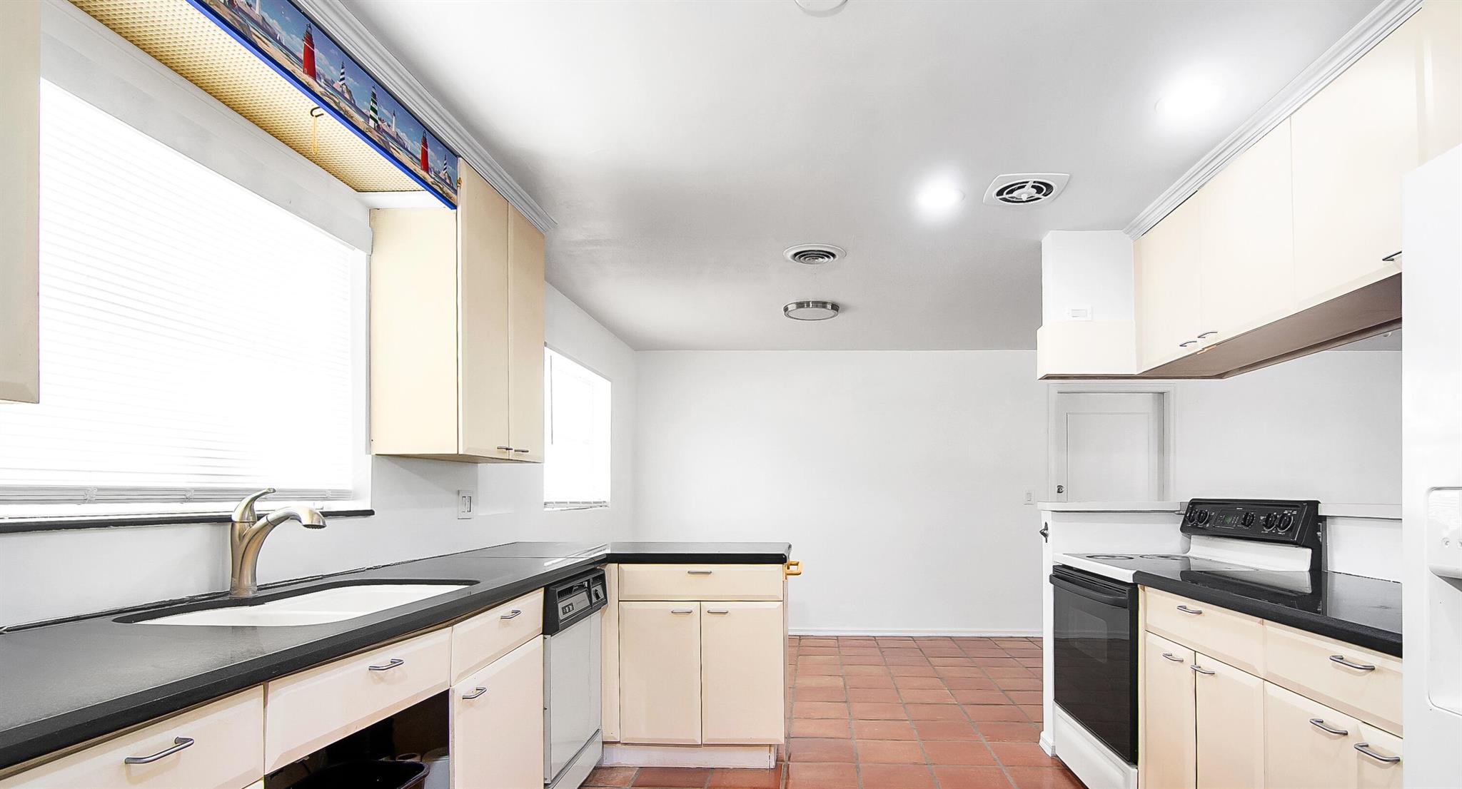 360 Saturn Ave Tequesta, FL 33469