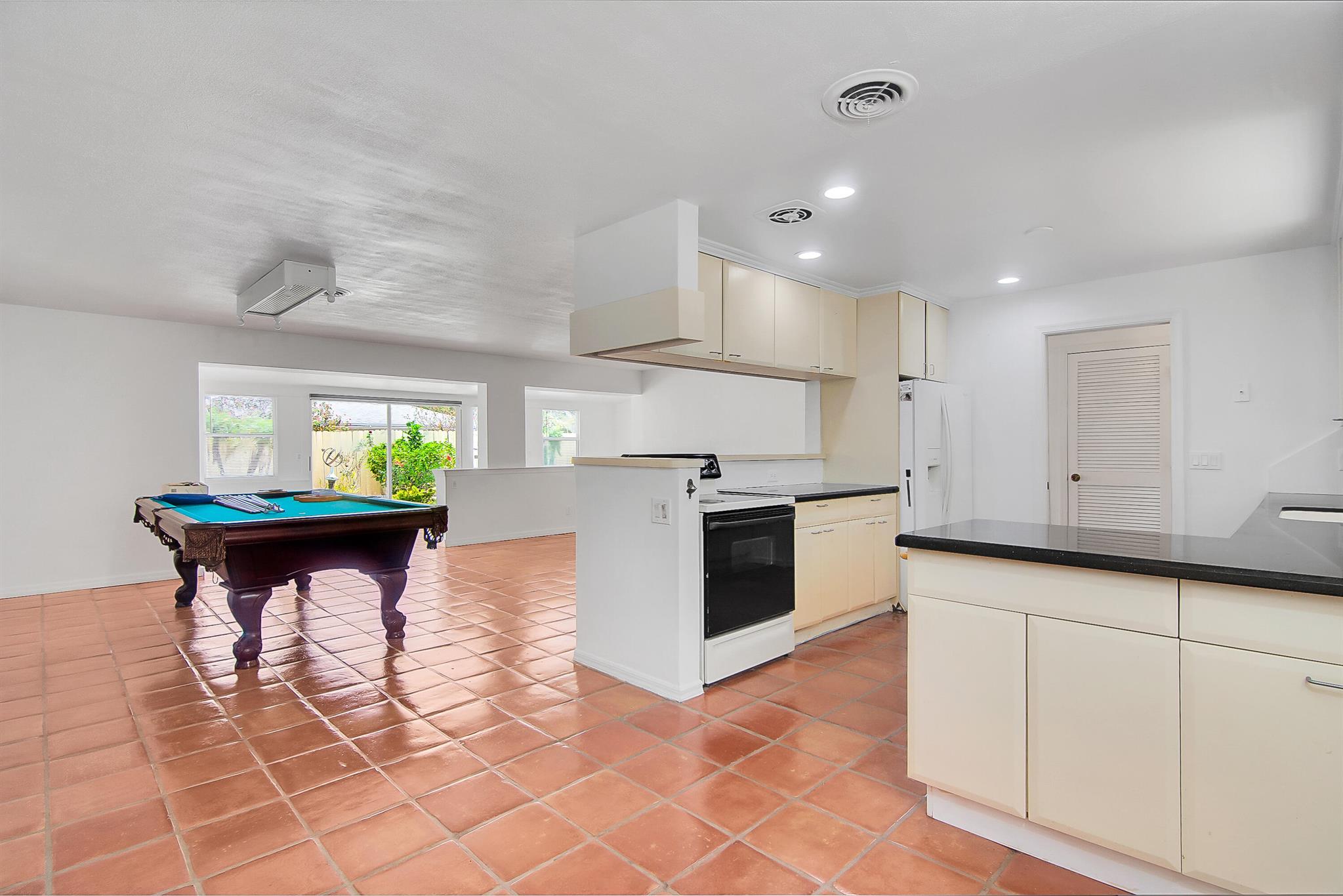 360 Saturn Ave Tequesta, FL 33469