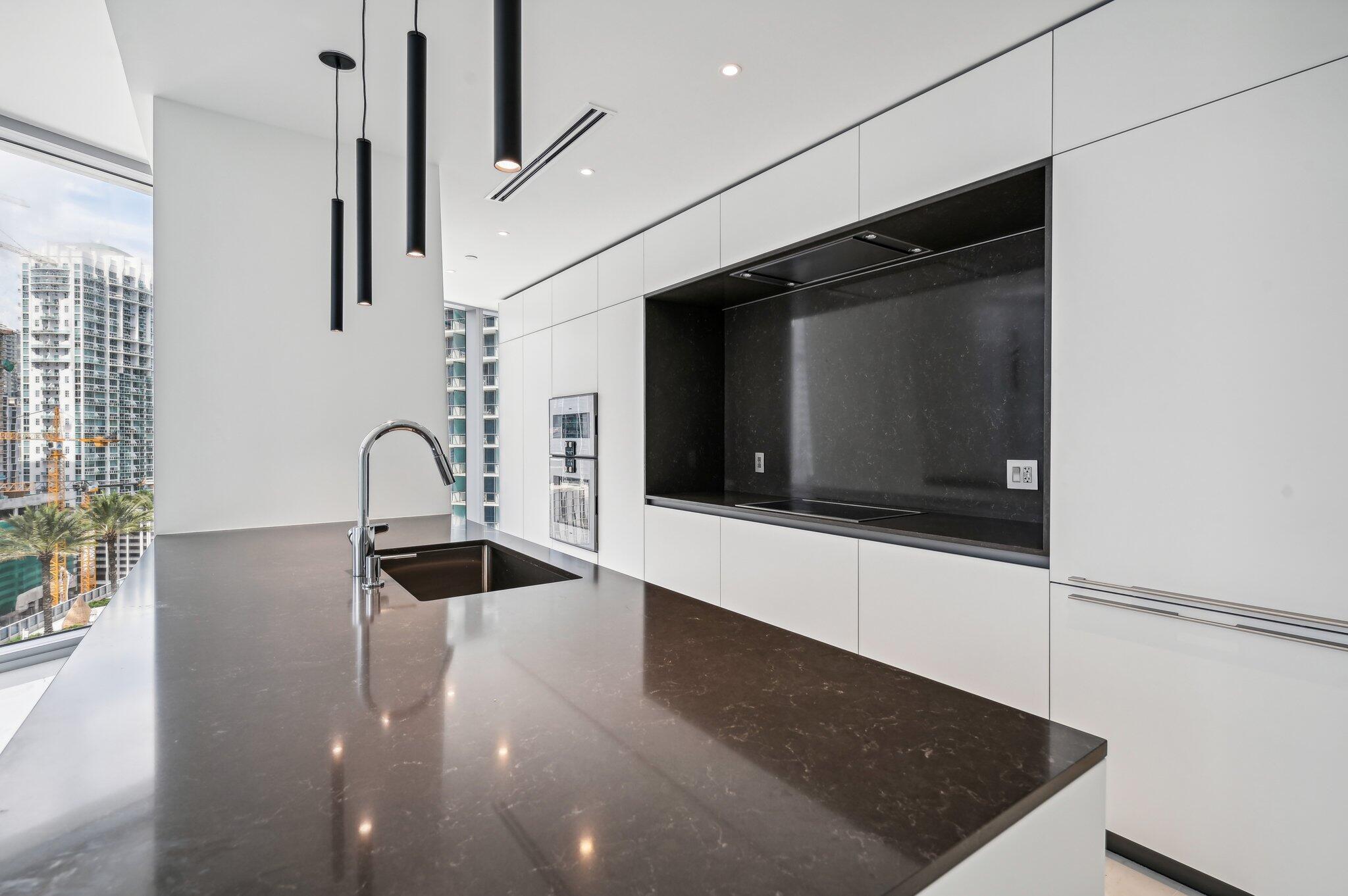 image Aston Martin Residences9