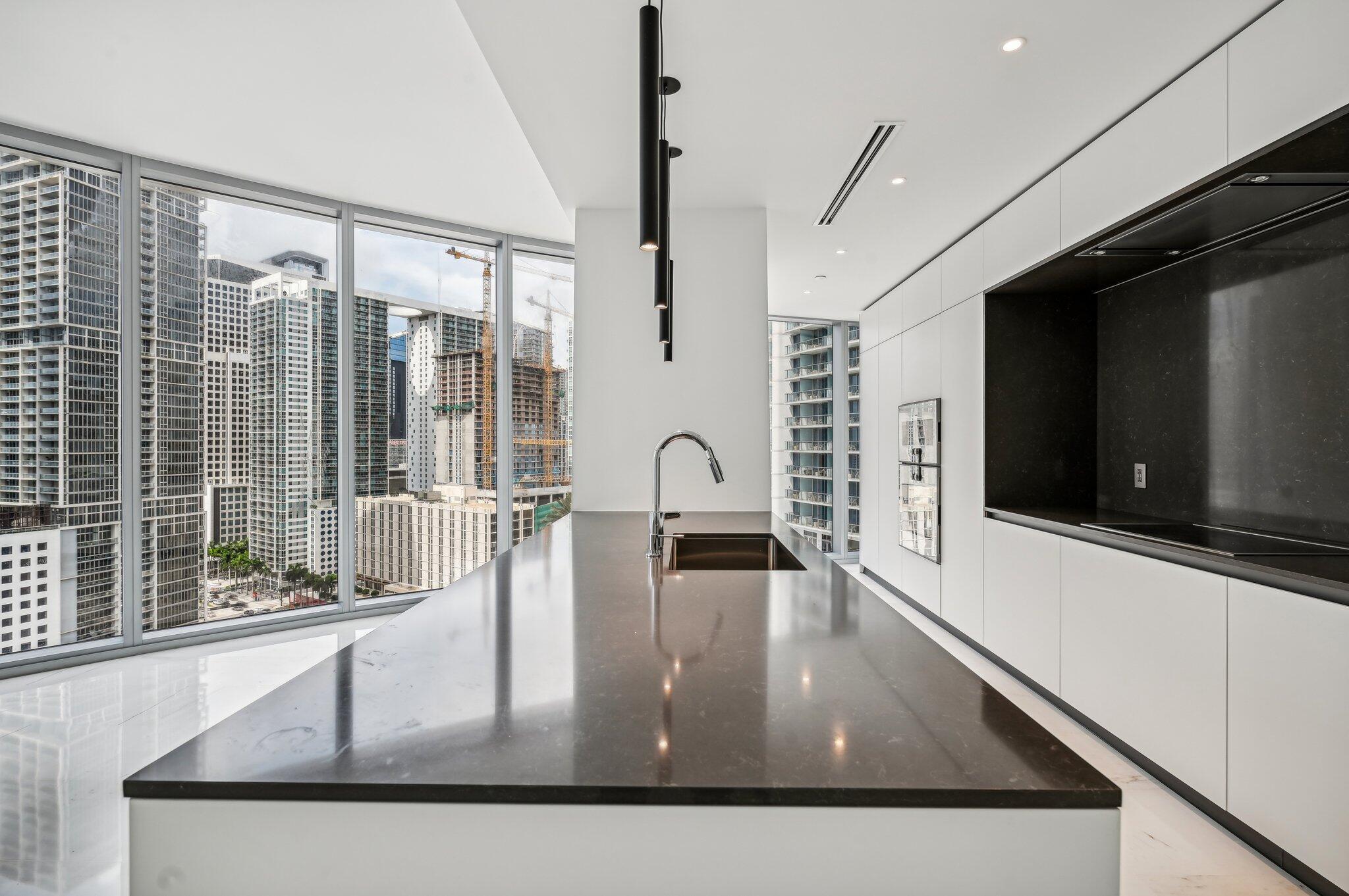 image Aston Martin Residences10