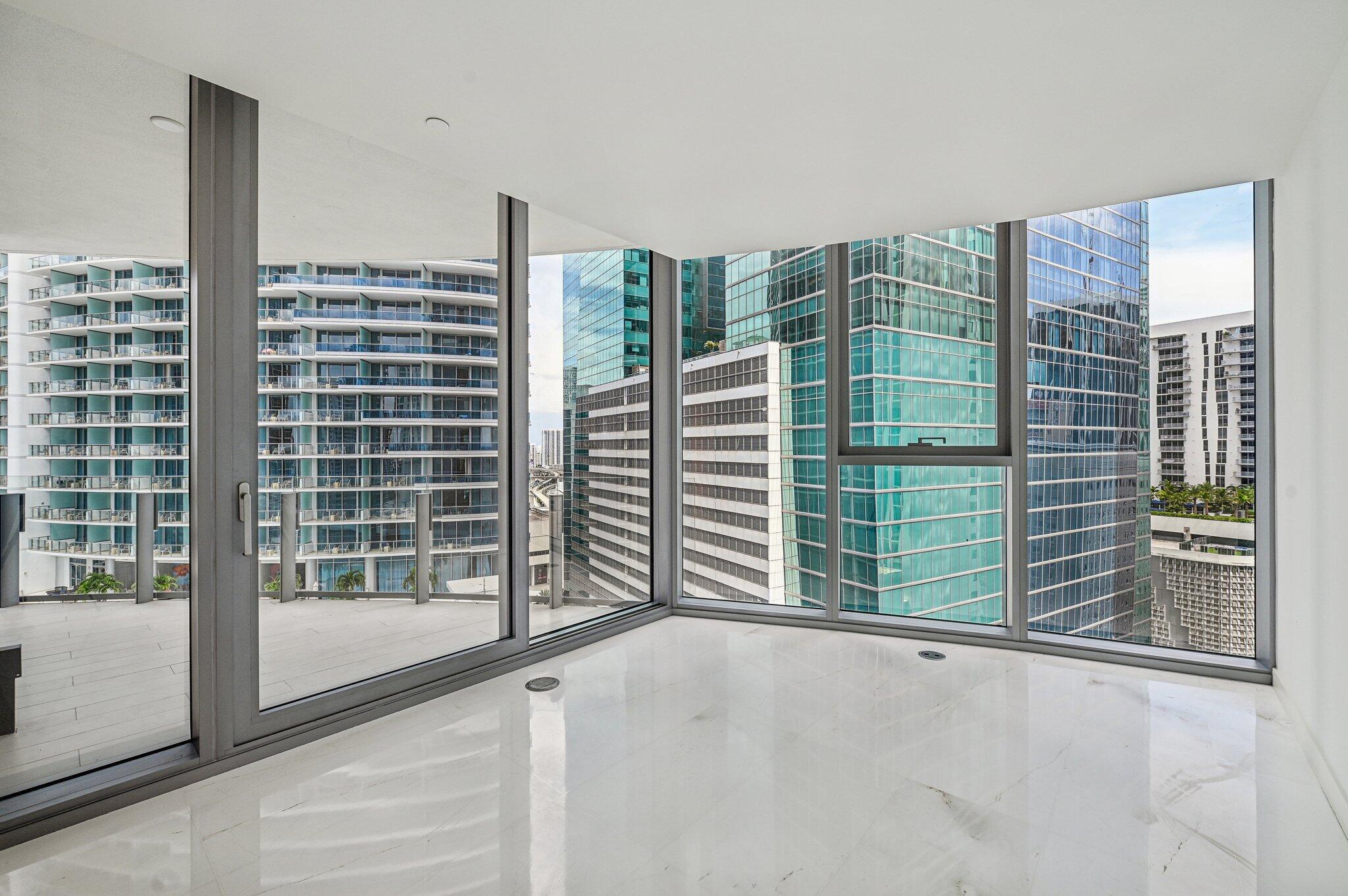 image Aston Martin Residences22