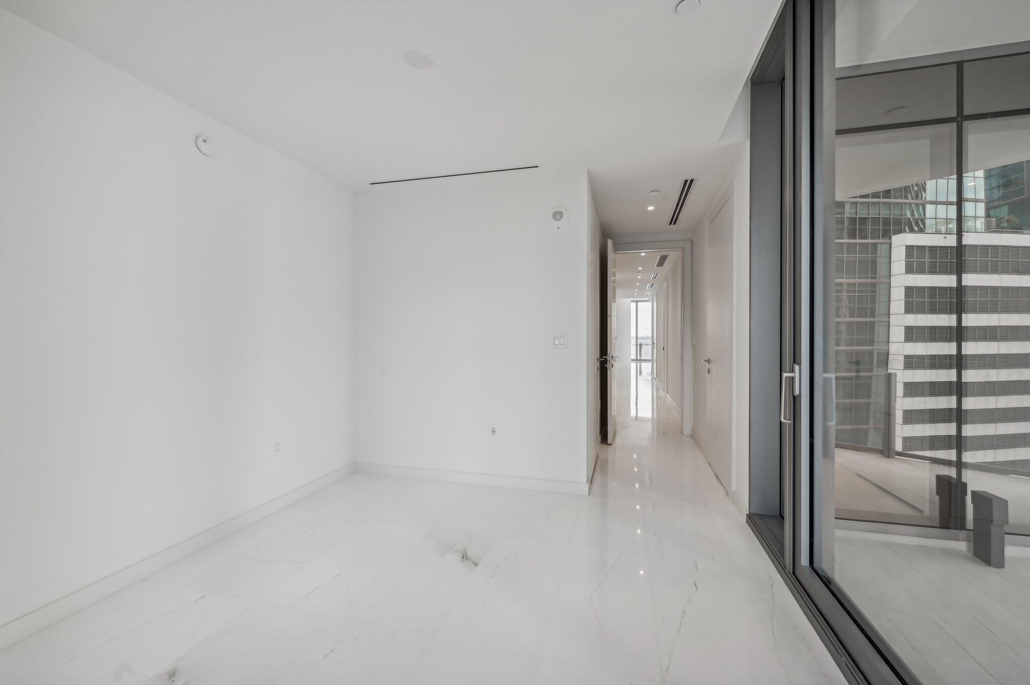 image Aston Martin Residences23