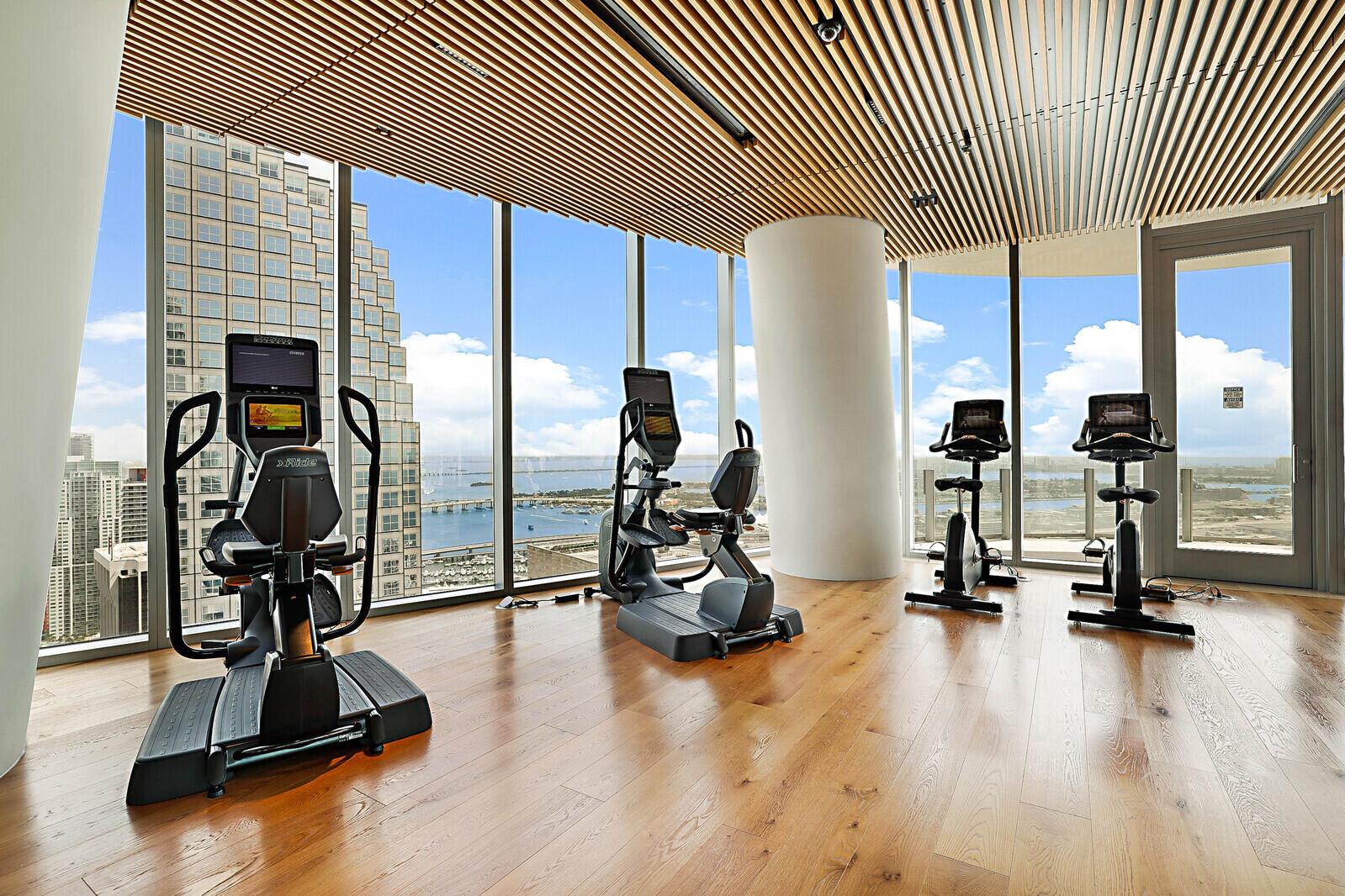 image Aston Martin Residences34