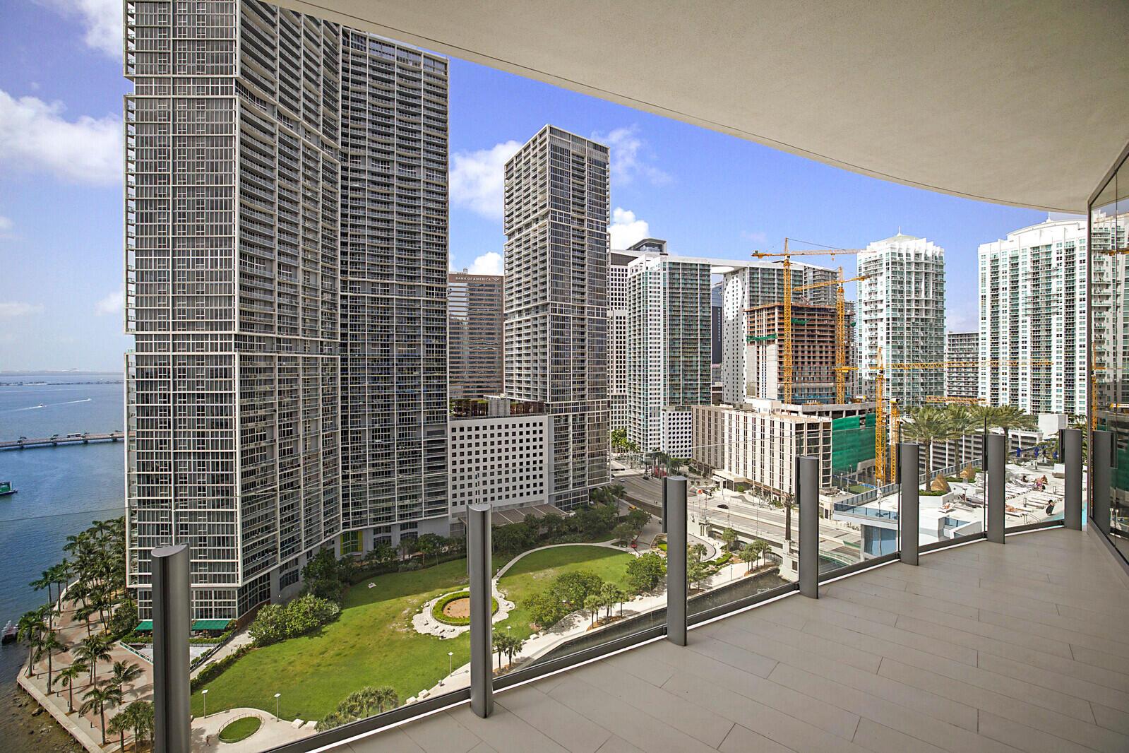 image Aston Martin Residences39