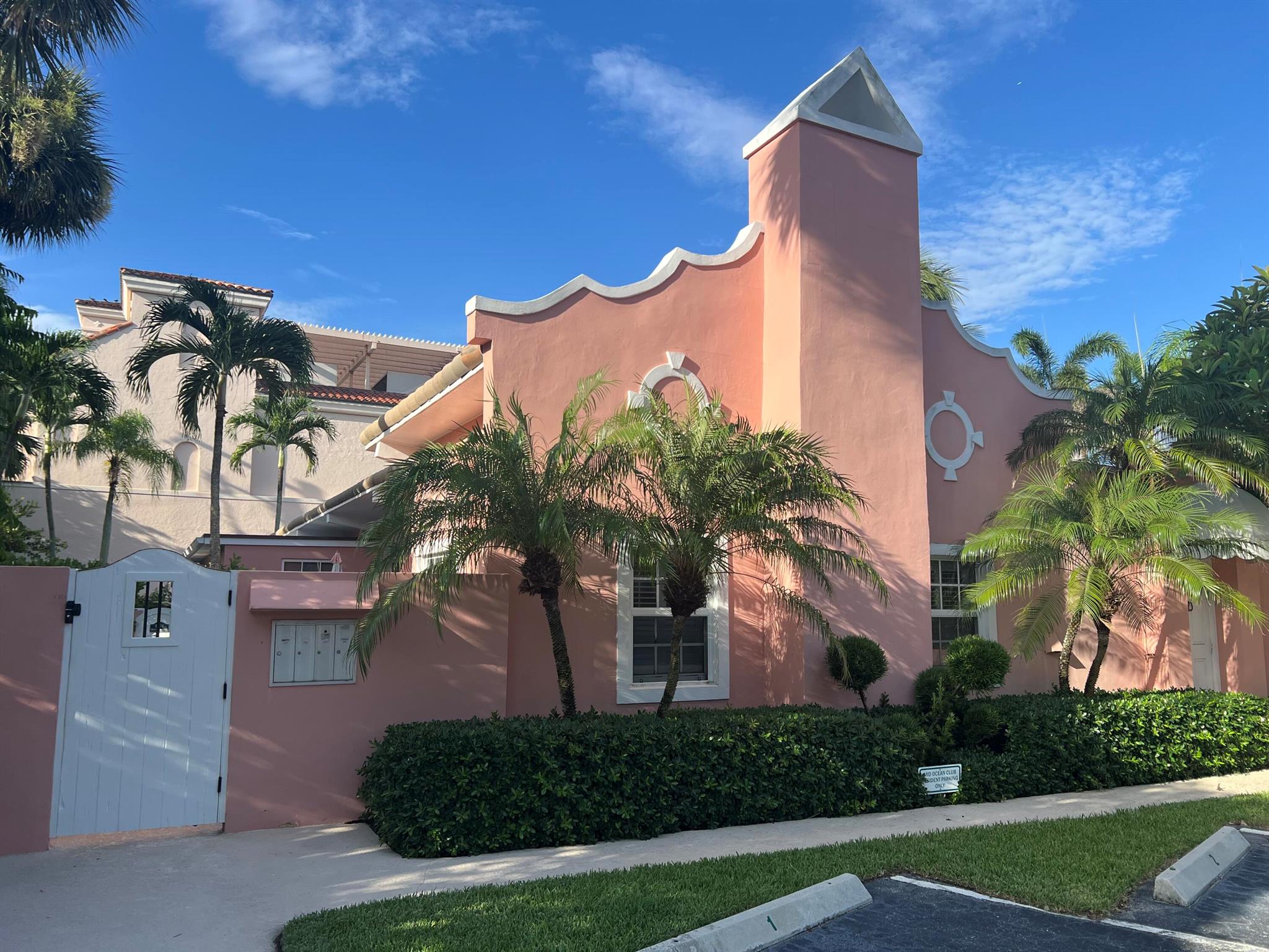 142 Peruvian Ave #101