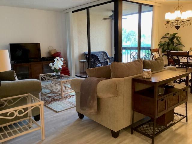 450 Egret Cir #9209