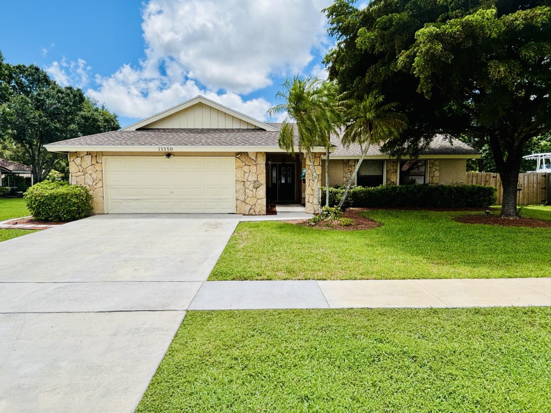 11150 Black Willow Ln