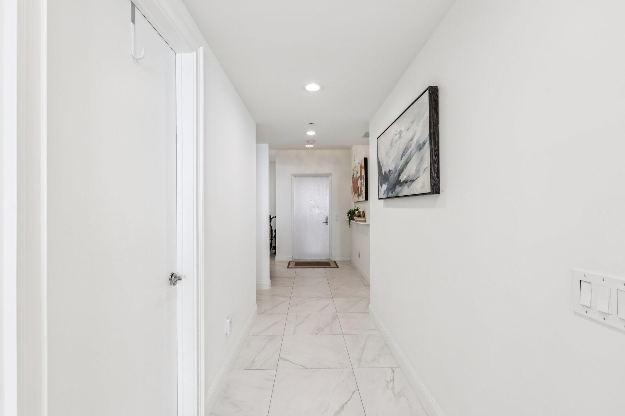 2640 Lake Shr #2008 Riviera Beach, FL 33404