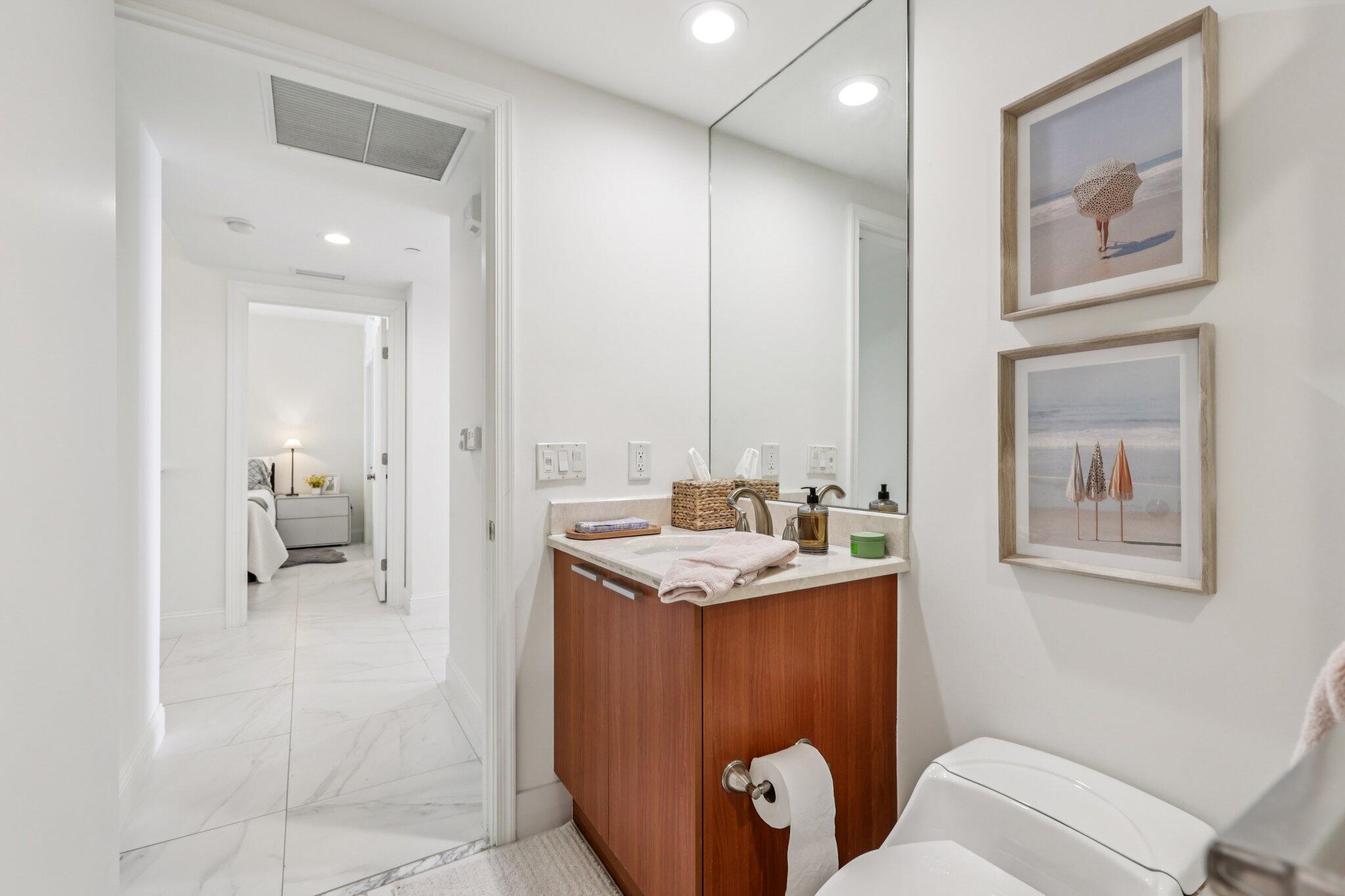 2640 Lake Shr #2008 Riviera Beach, FL 33404