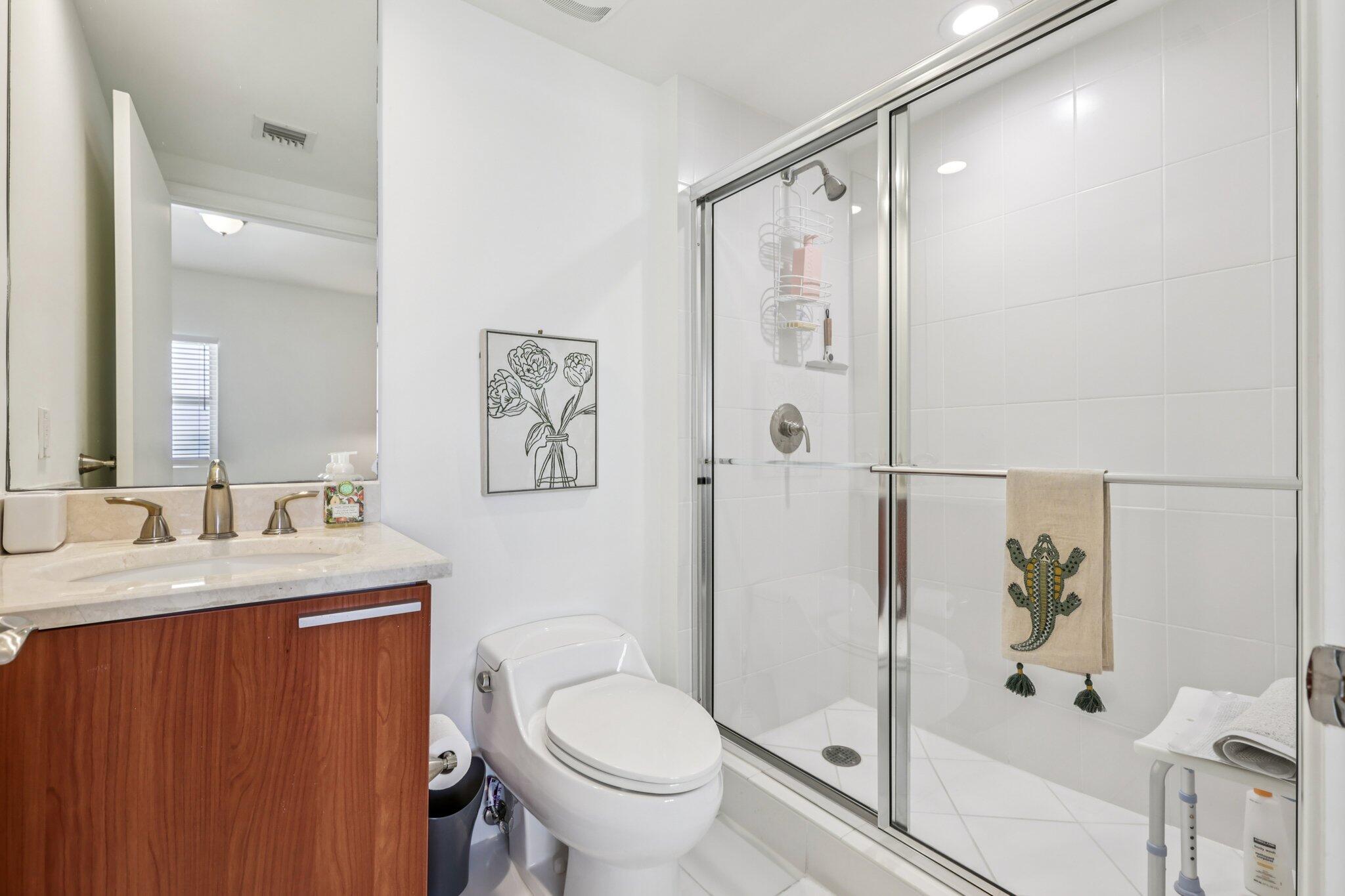 2640 Lake Shr #2008 Riviera Beach, FL 33404