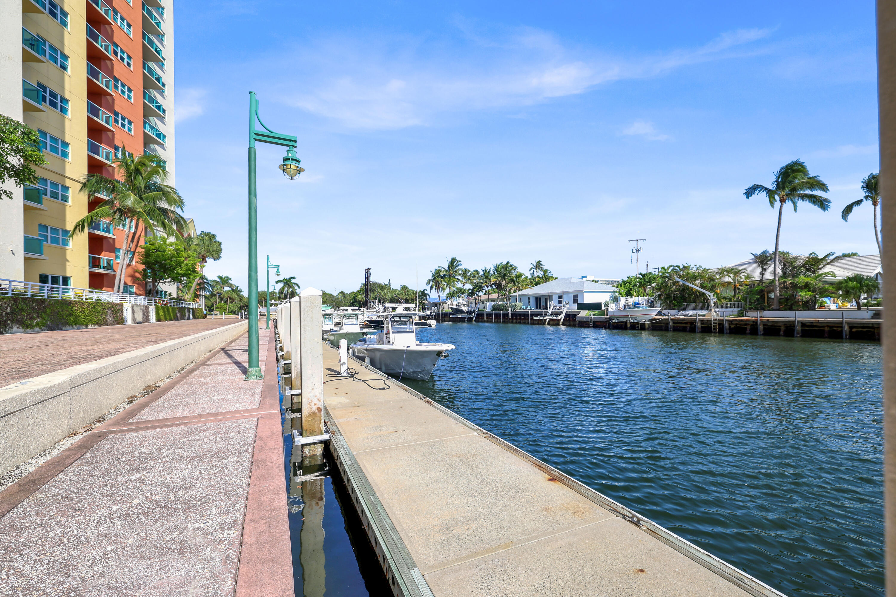 2640 Lake Shr #2008 Riviera Beach, FL 33404