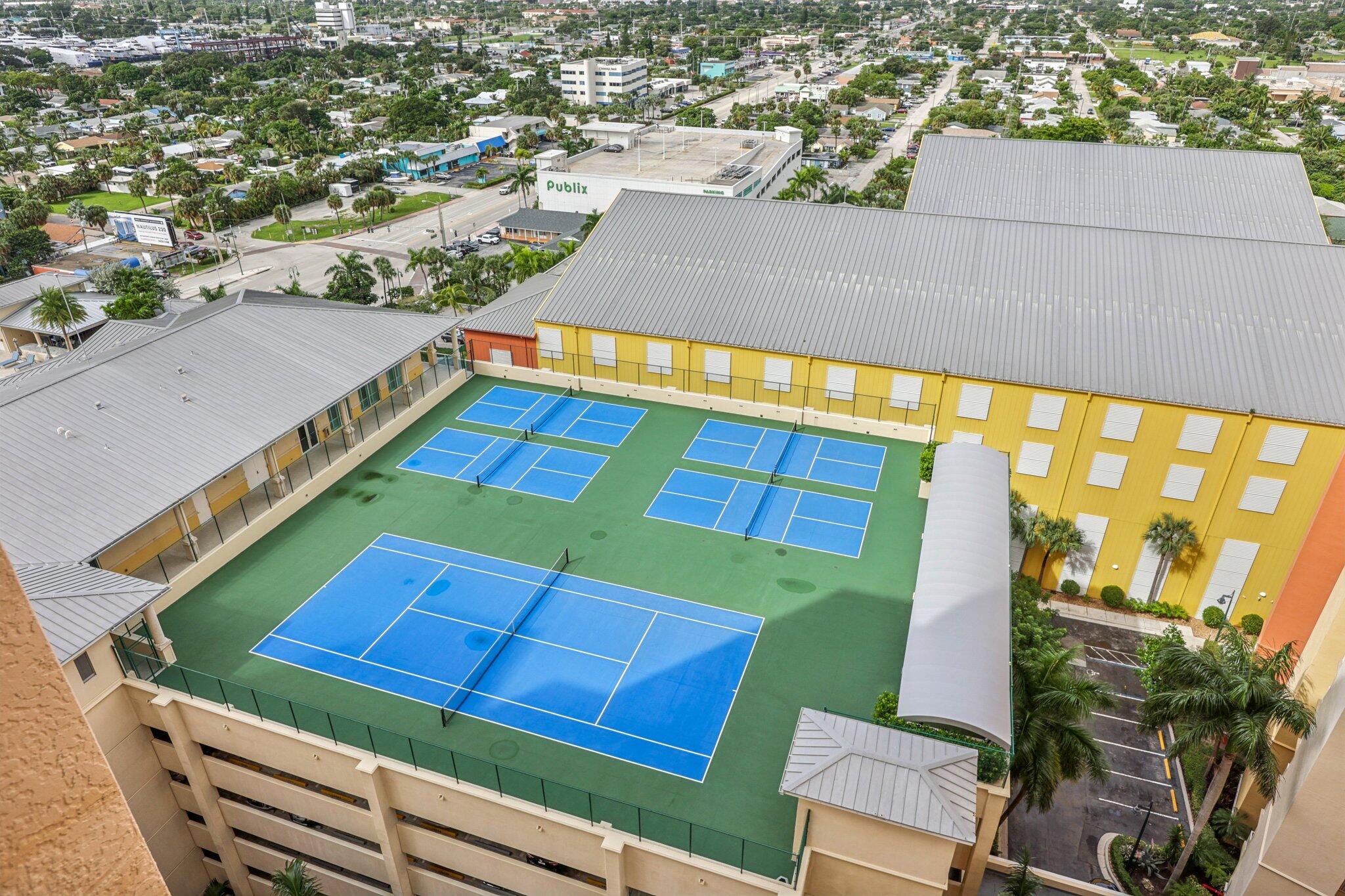 2640 Lake Shr #2008 Riviera Beach, FL 33404