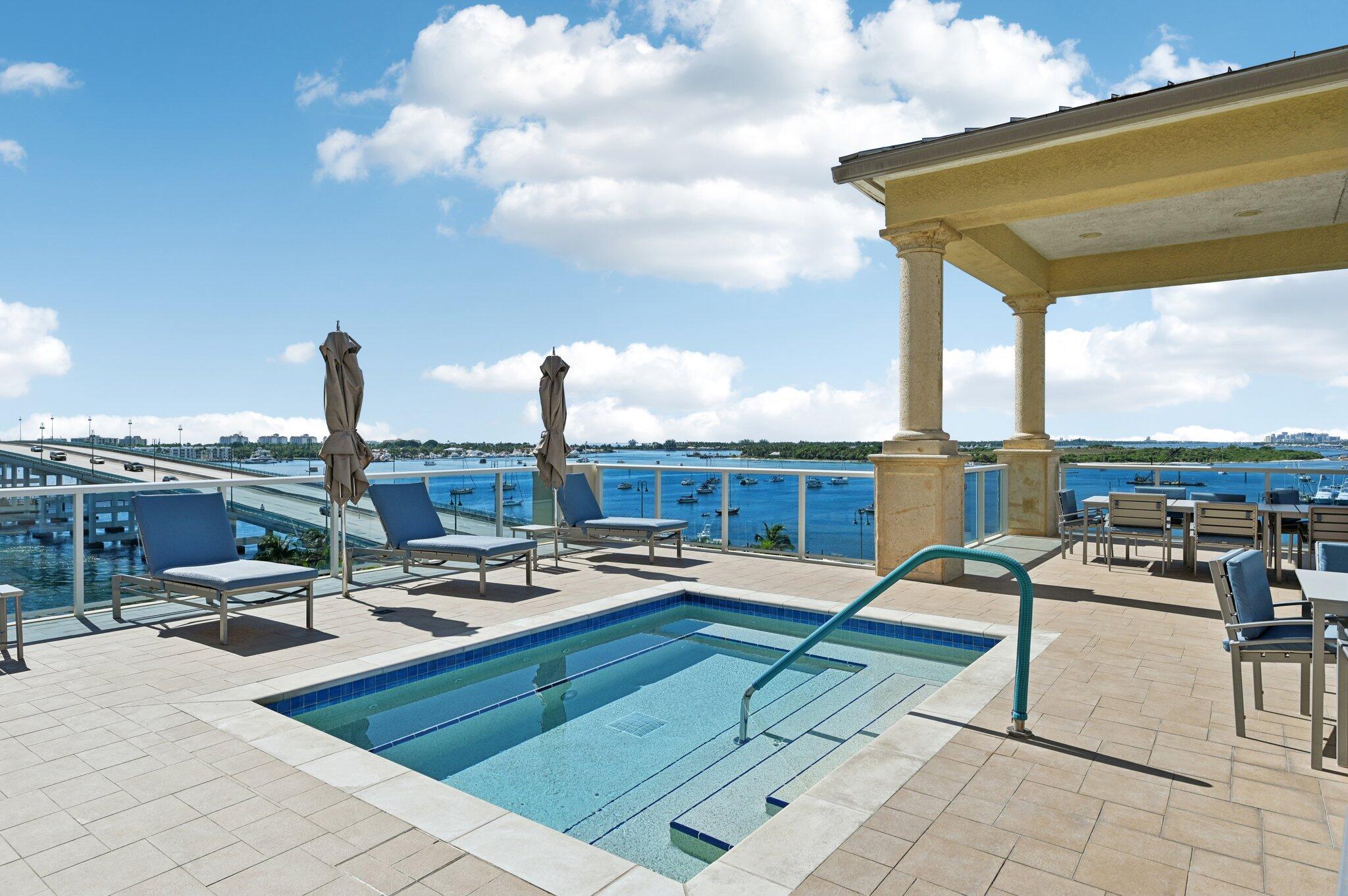 2640 Lake Shr #2008 Riviera Beach, FL 33404