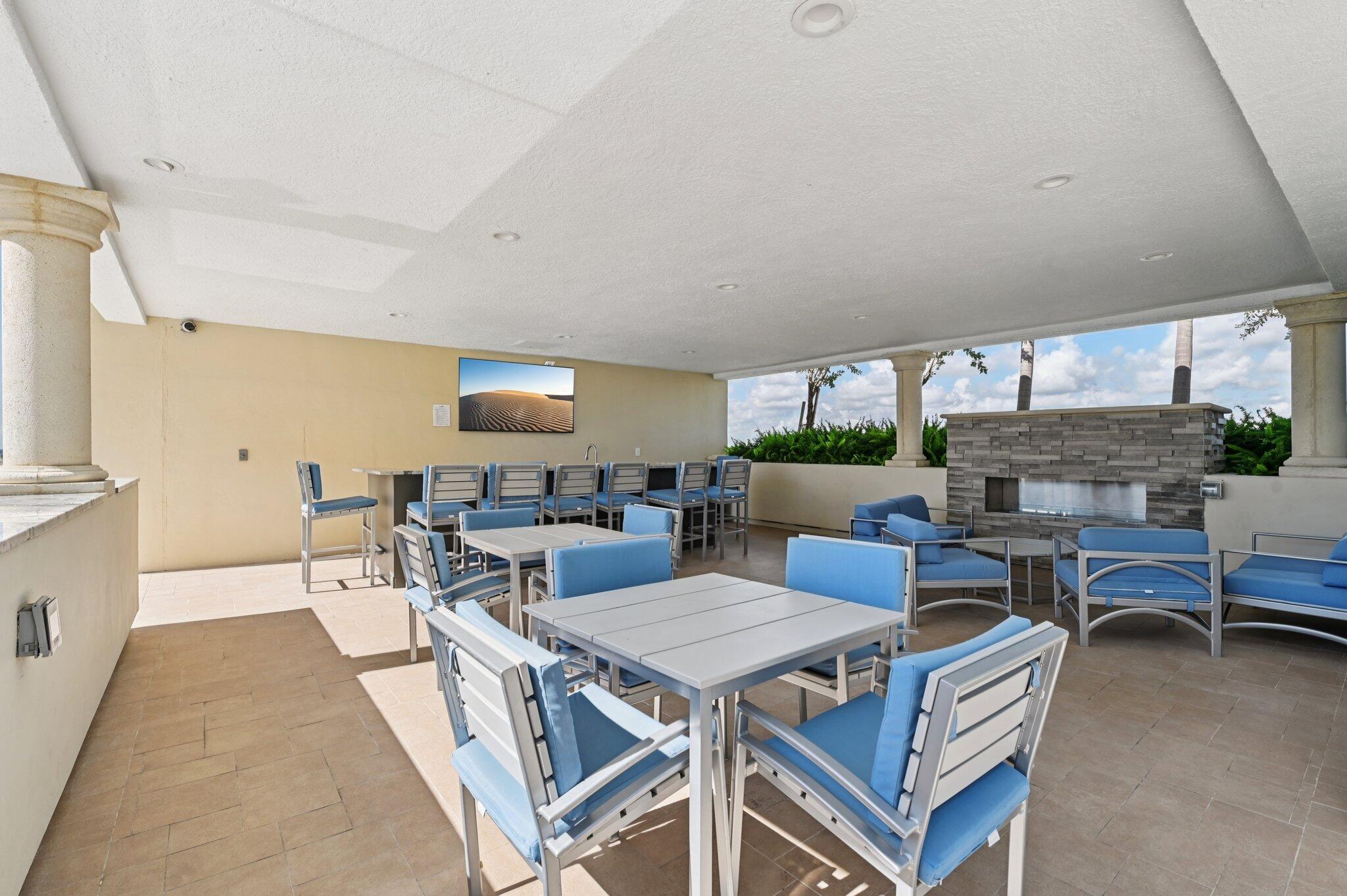 2640 Lake Shr #2008 Riviera Beach, FL 33404