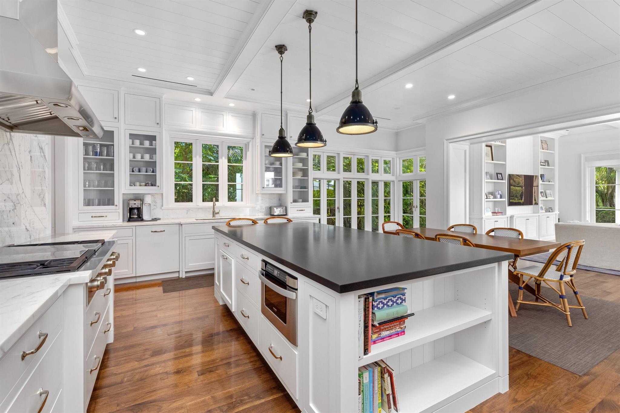 102 Reef Rd Palm Beach, FL 33480 102 Reef Rd Palm Beach, FL 33480