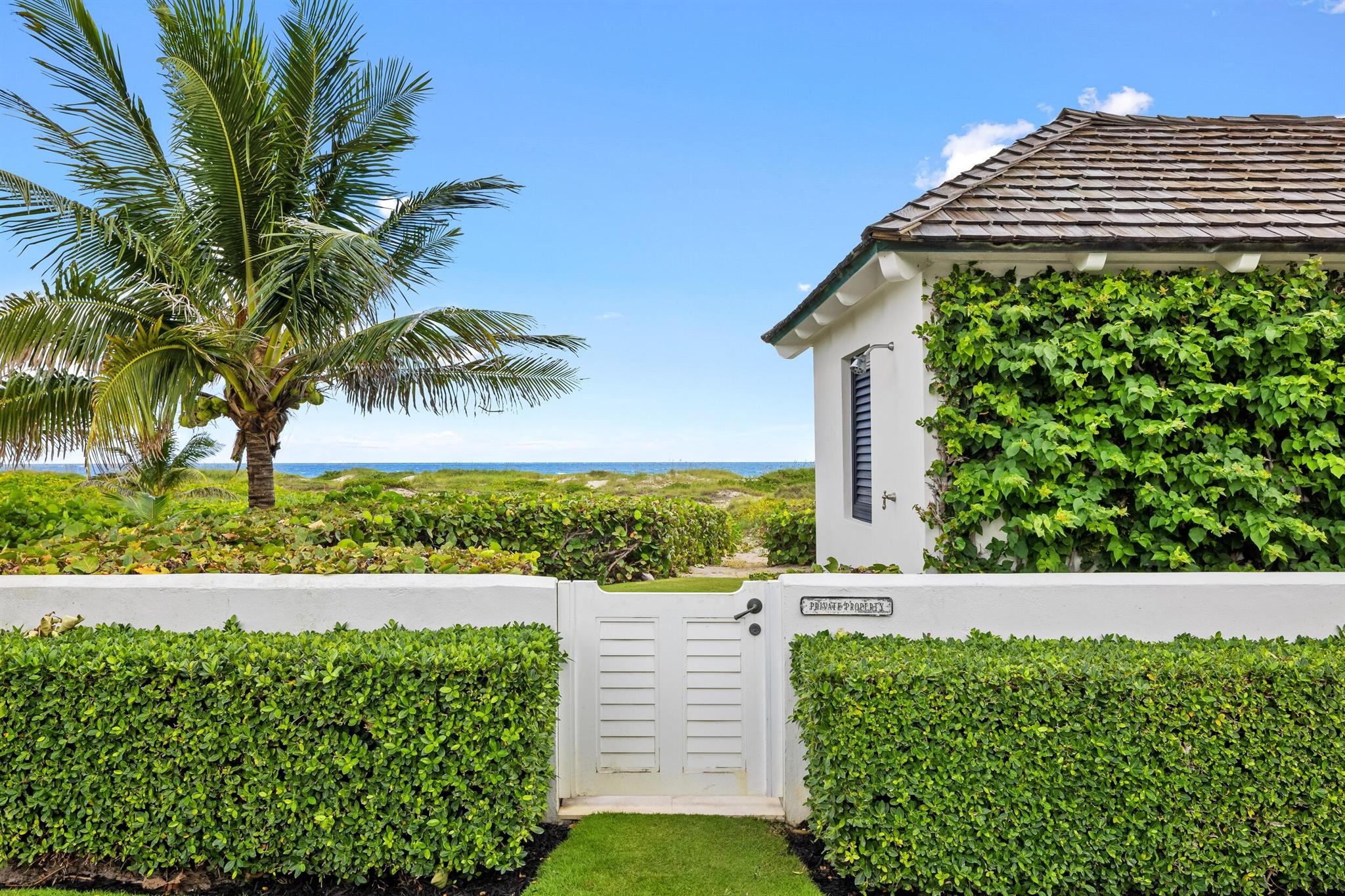 102 Reef Rd Palm Beach, FL 33480 102 Reef Rd Palm Beach, FL 33480