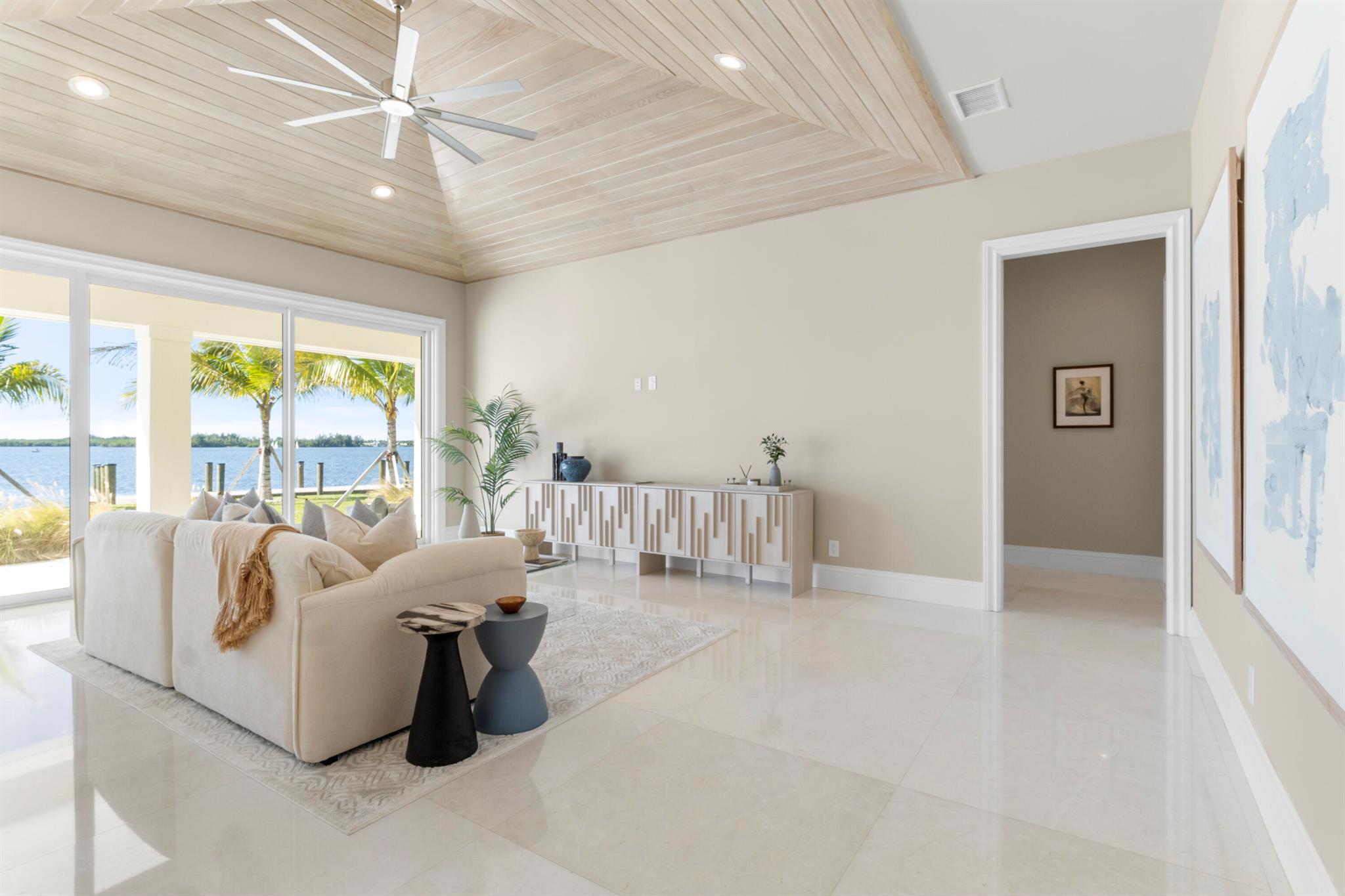 526 Point Ln Vero Beach, FL 32963