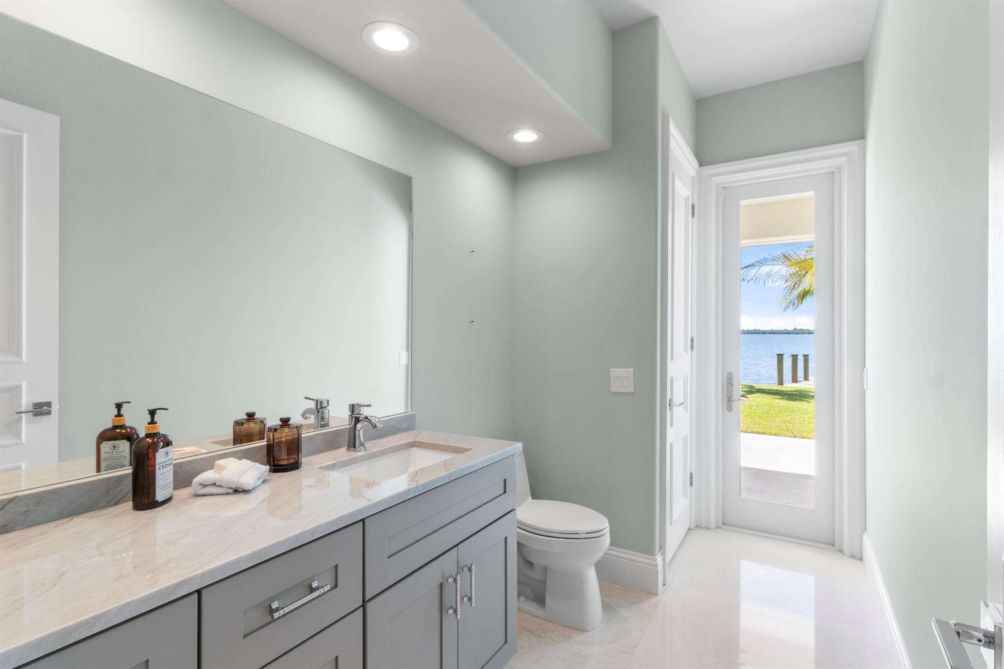 526 Point Ln Vero Beach, FL 32963