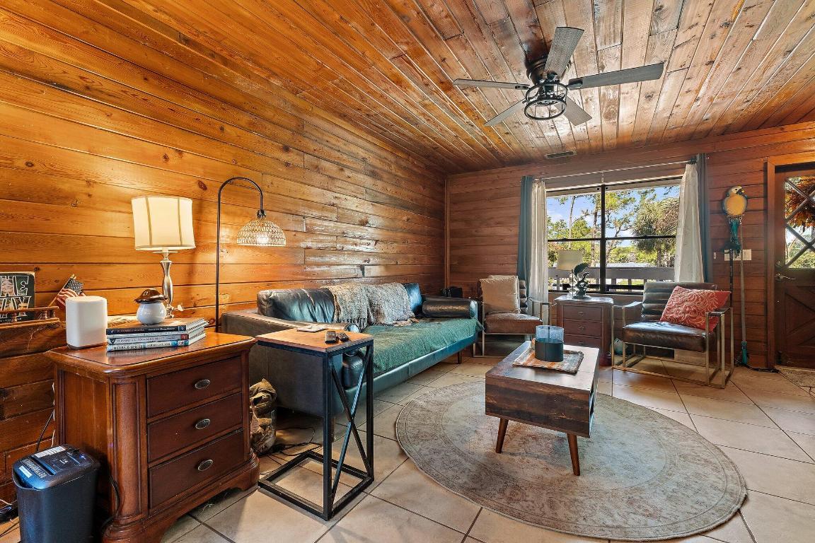 10390 Sandy Run Jupiter, FL 33478