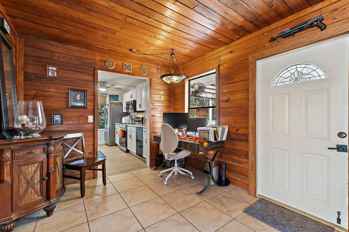 10390 Sandy Run Jupiter, FL 33478