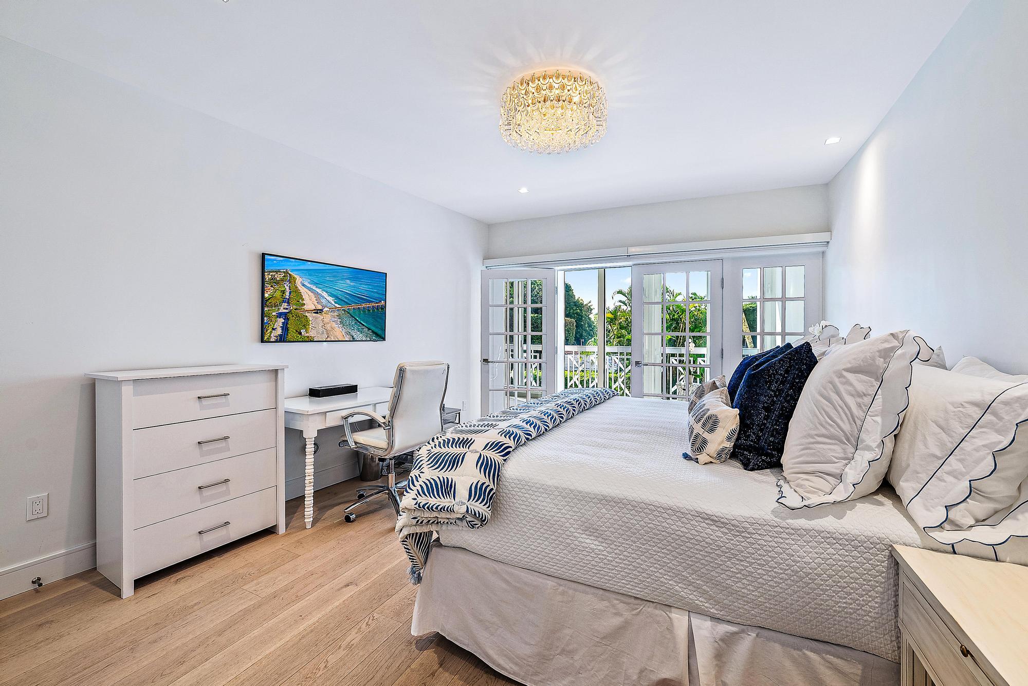 389 S Lake Dr #2g Palm Beach, FL 33480