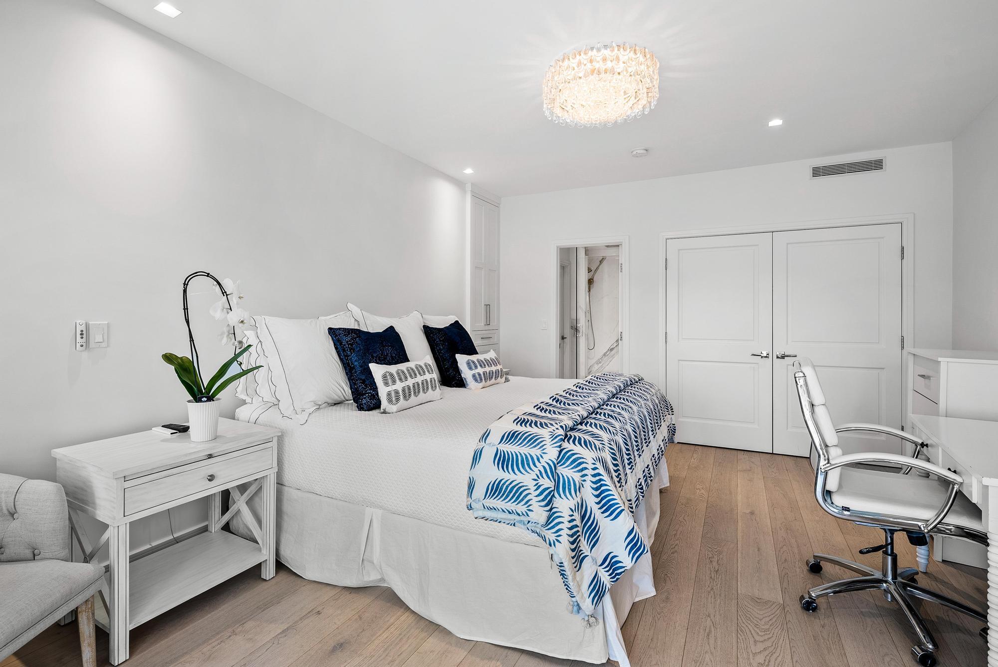 389 S Lake Dr #2g Palm Beach, FL 33480