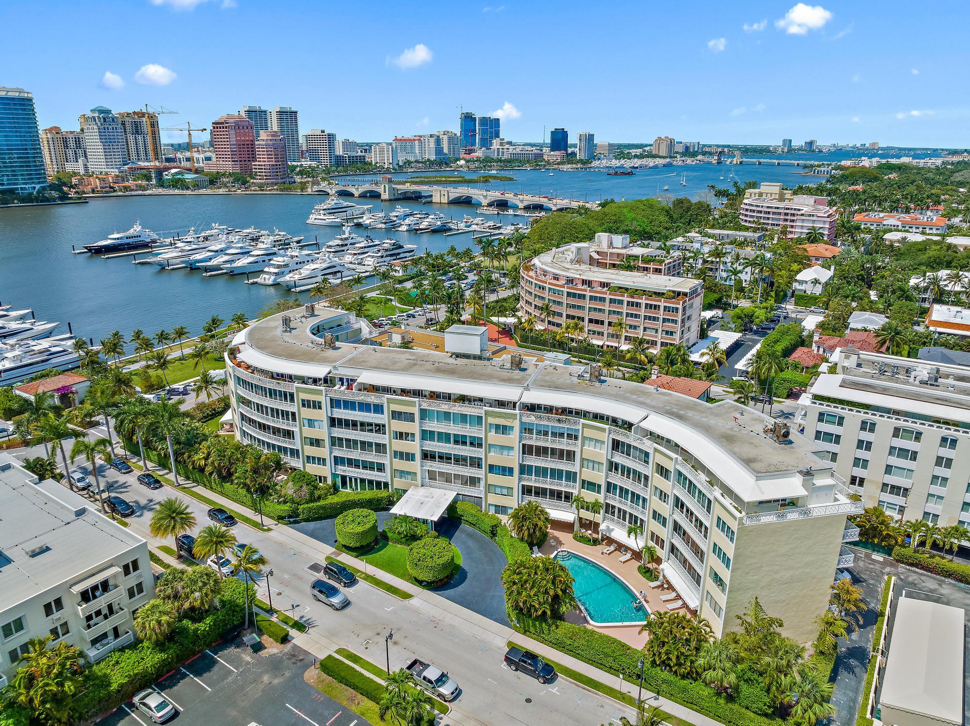 389 S Lake Dr #2g Palm Beach, FL 33480