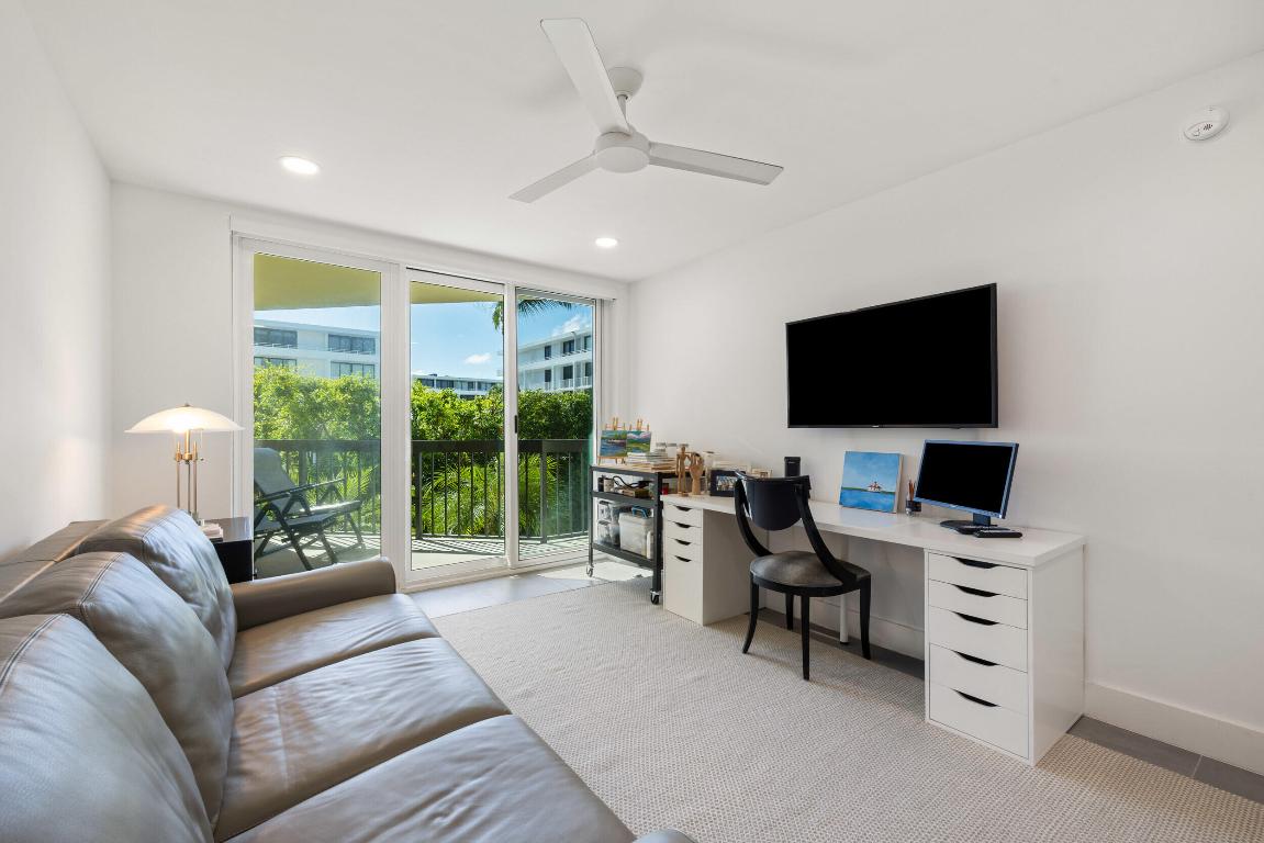 2778 S Ocean Blvd #203s Palm Beach, FL 33480