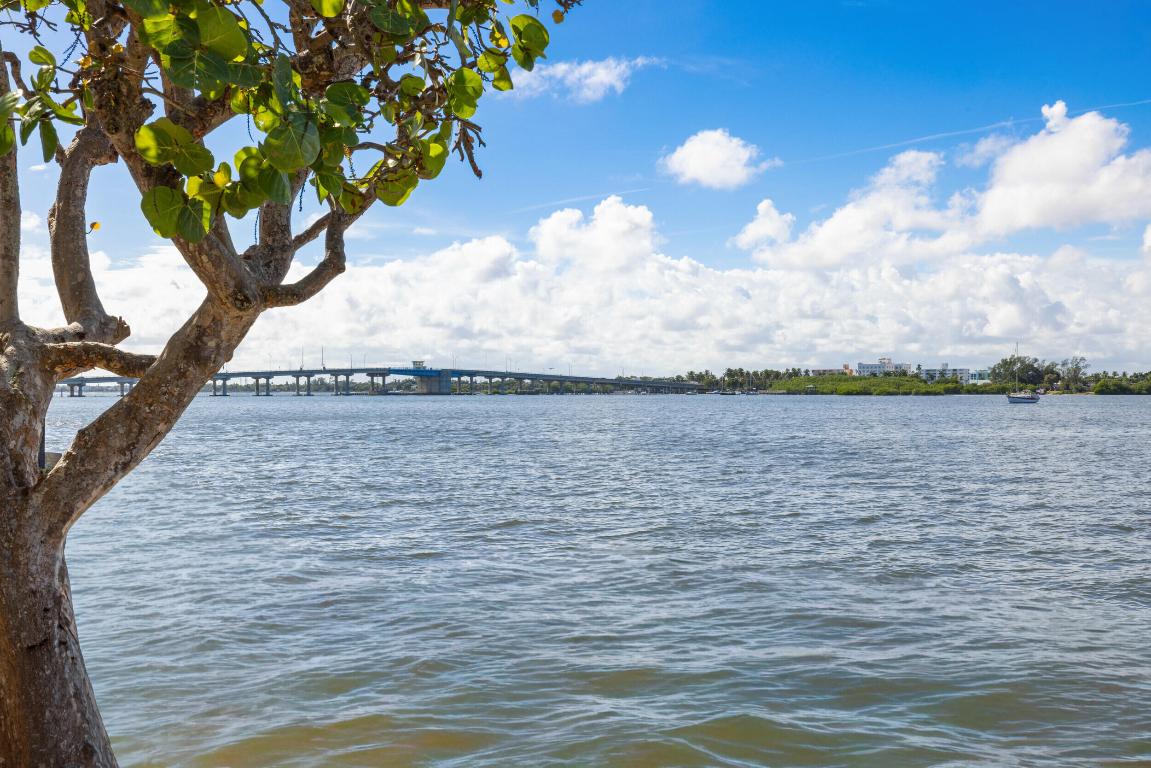 2778 S Ocean Blvd #203s Palm Beach, FL 33480