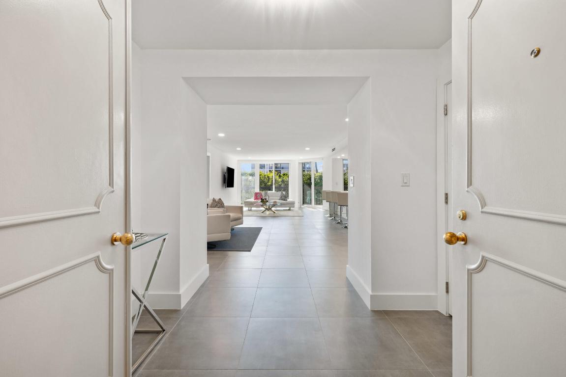 2778 S Ocean Blvd #203s Palm Beach, FL 33480