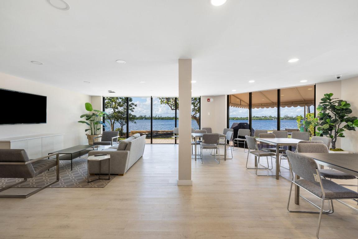 2778 S Ocean Blvd #203s Palm Beach, FL 33480