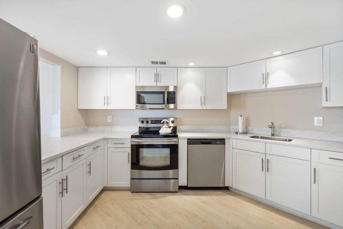 2778 S Ocean Blvd #203s Palm Beach, FL 33480