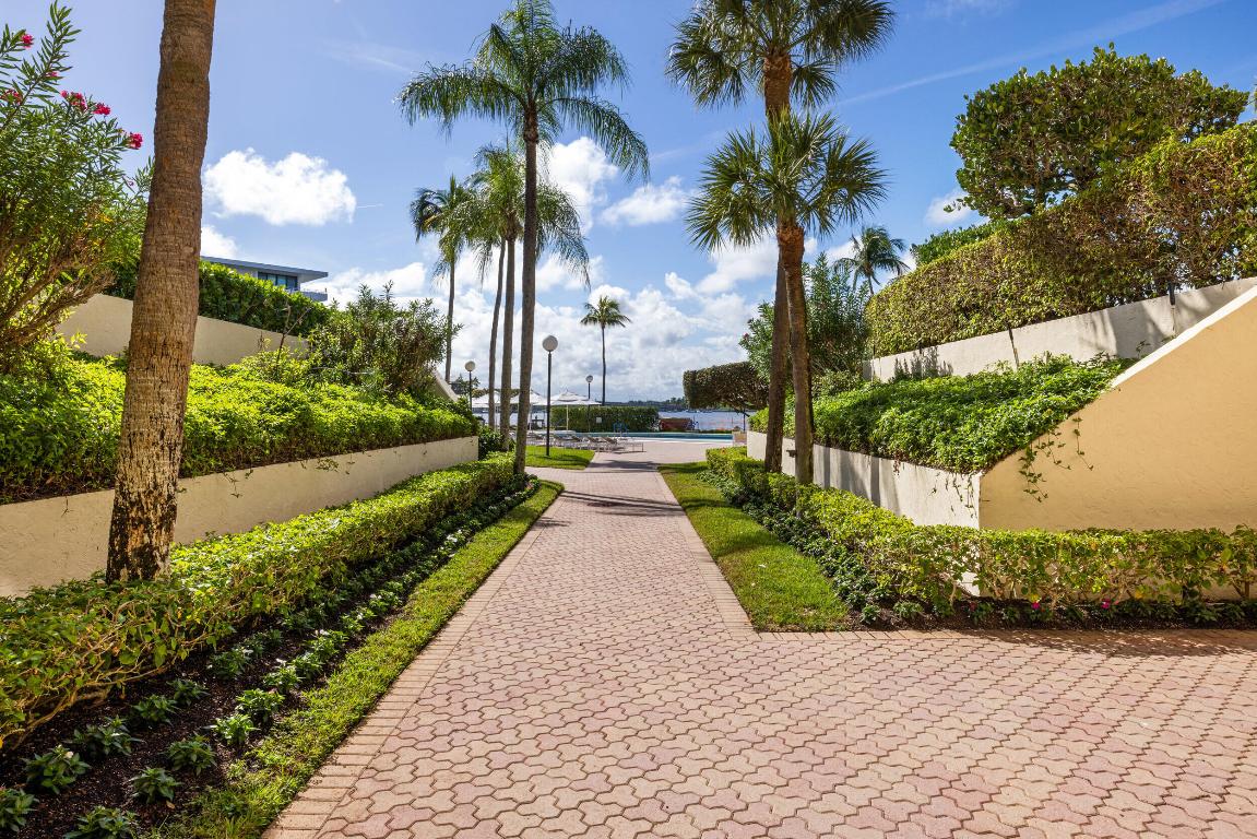 2778 S Ocean Blvd #203s Palm Beach, FL 33480