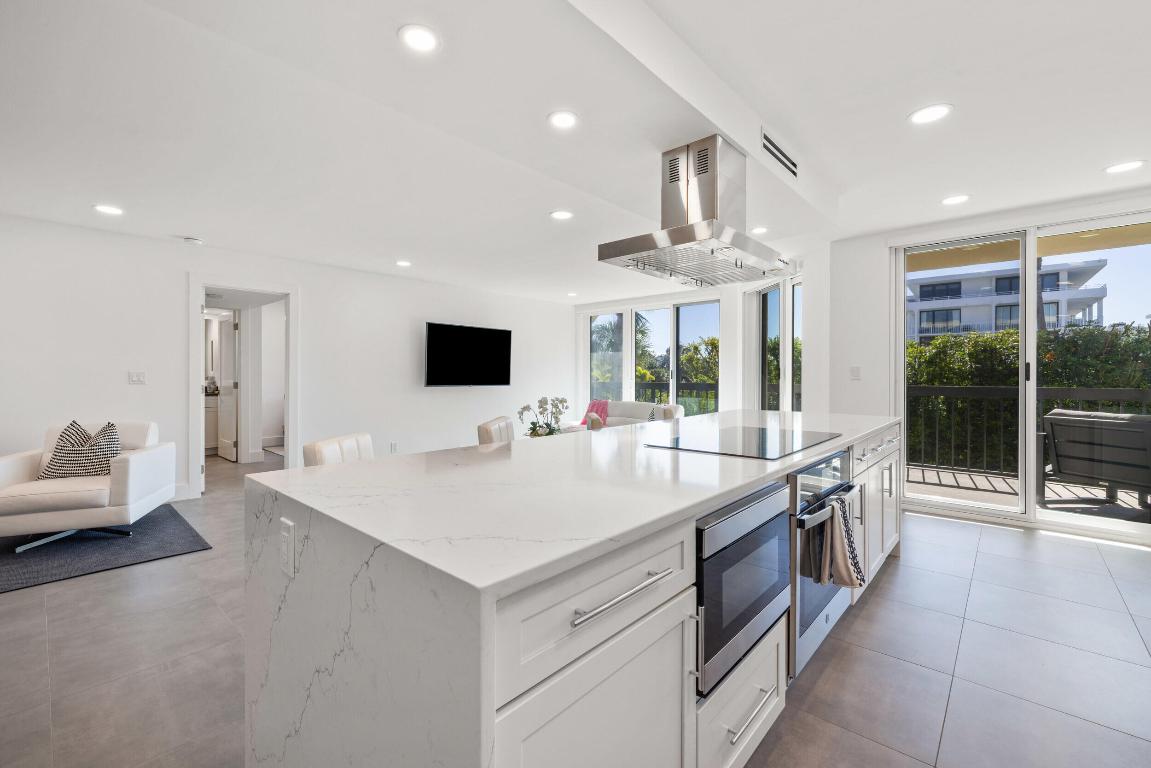 2778 S Ocean Blvd #203s Palm Beach, FL 33480